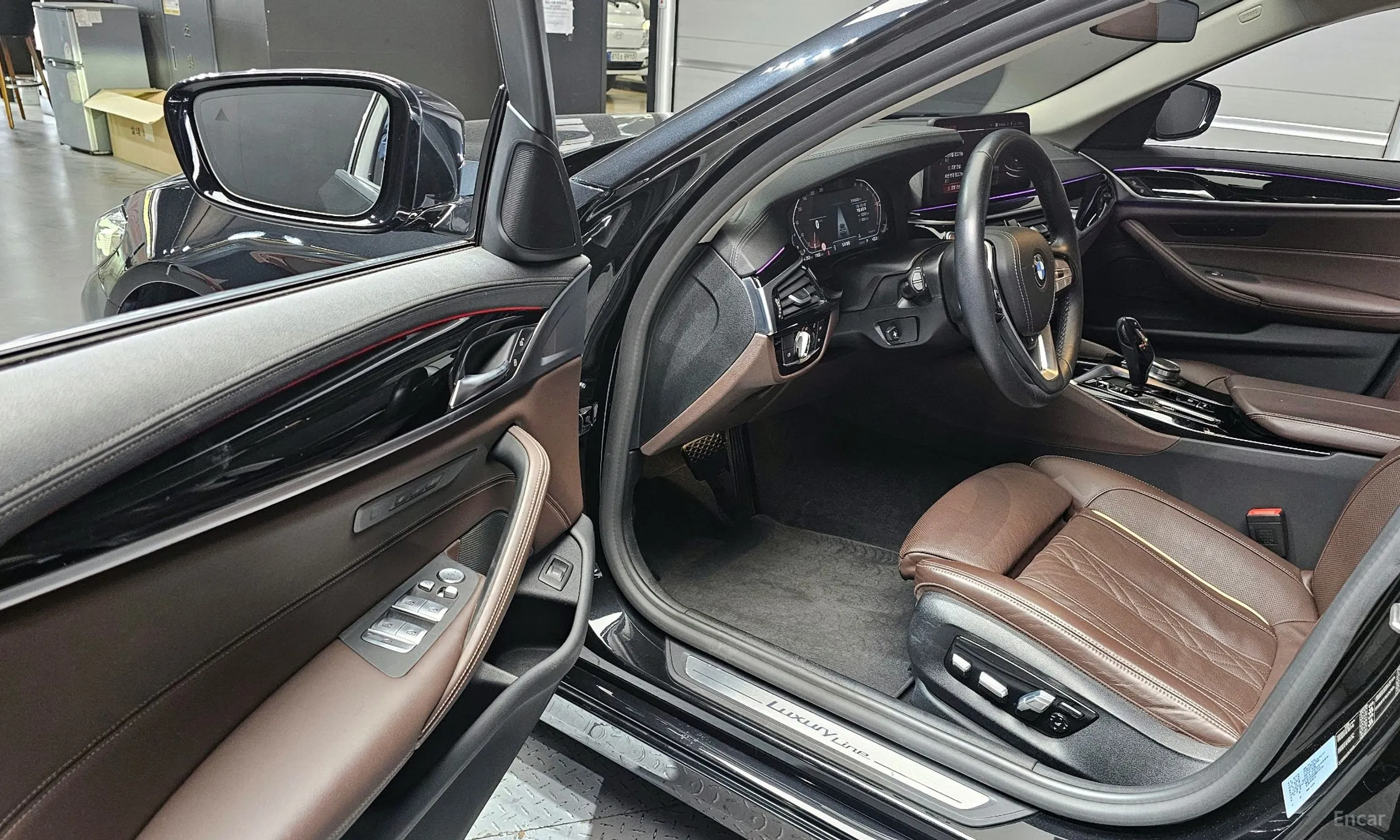 BMW 5 Series (G30) превью 10