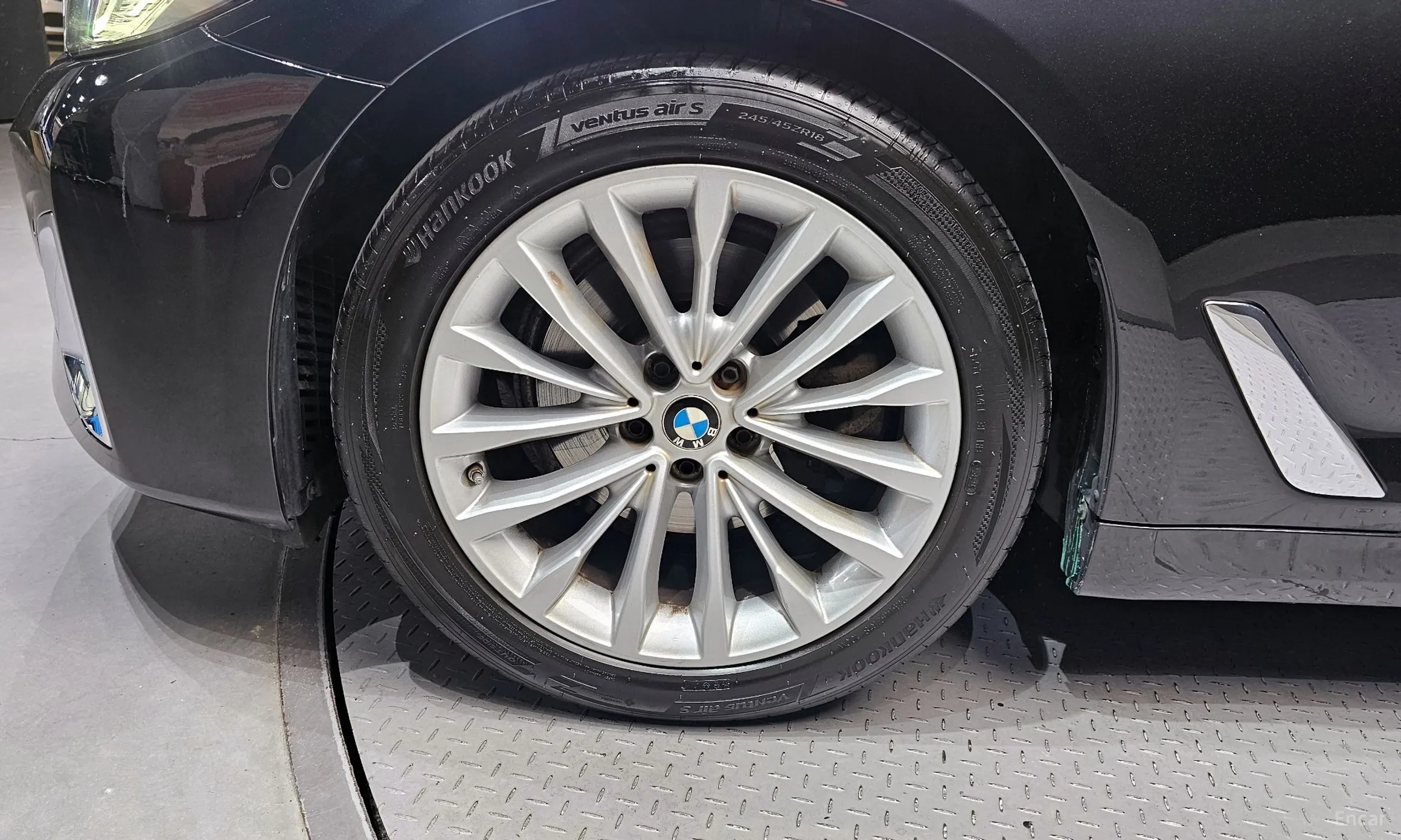 BMW 5 Series (G30) превью 5