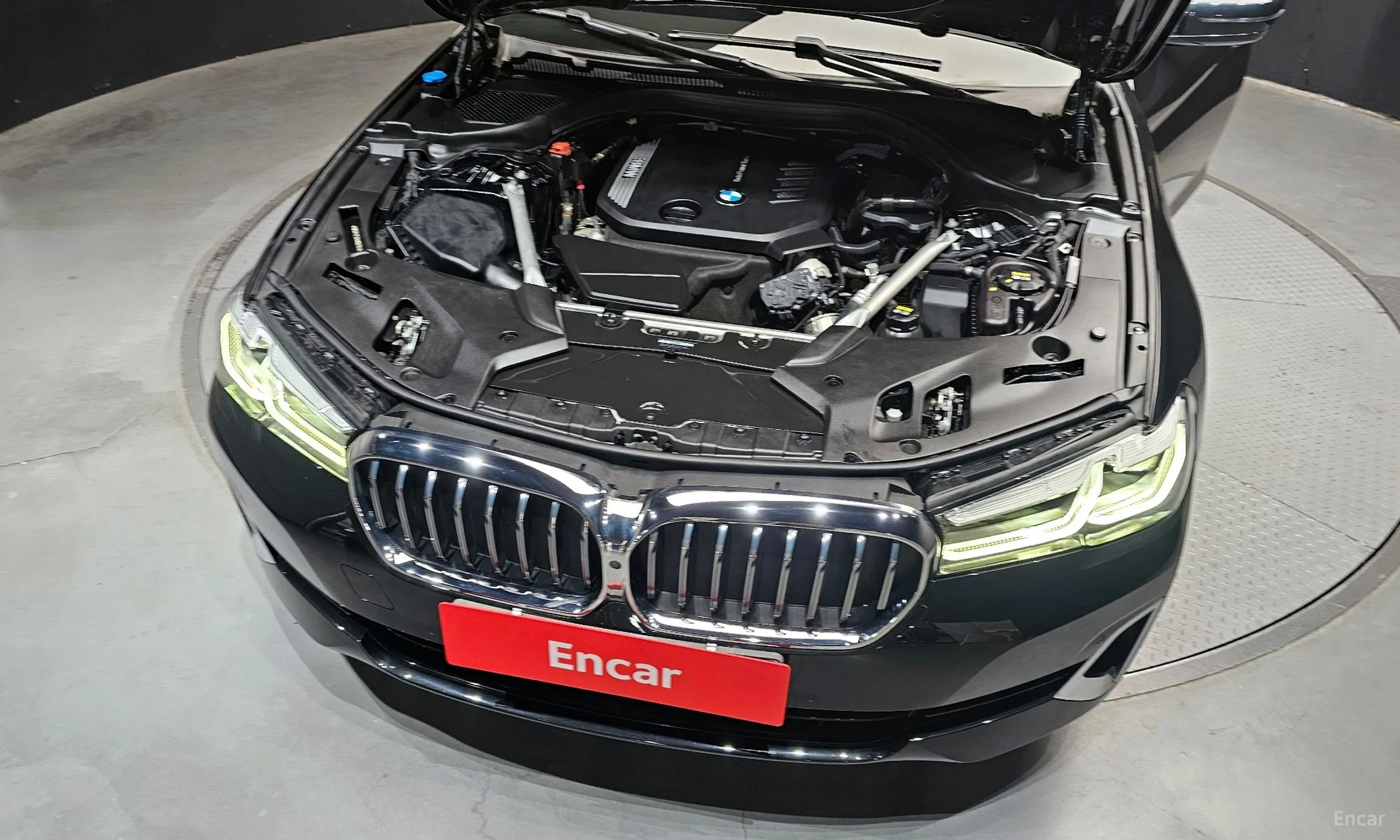 BMW 5 Series (G30) превью 6