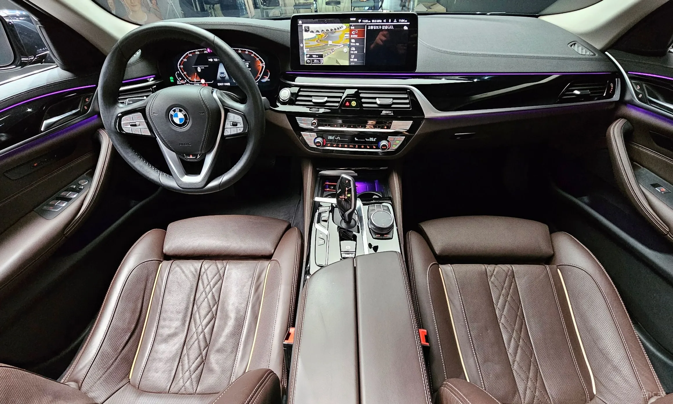 BMW 5 Series (G30) превью 7