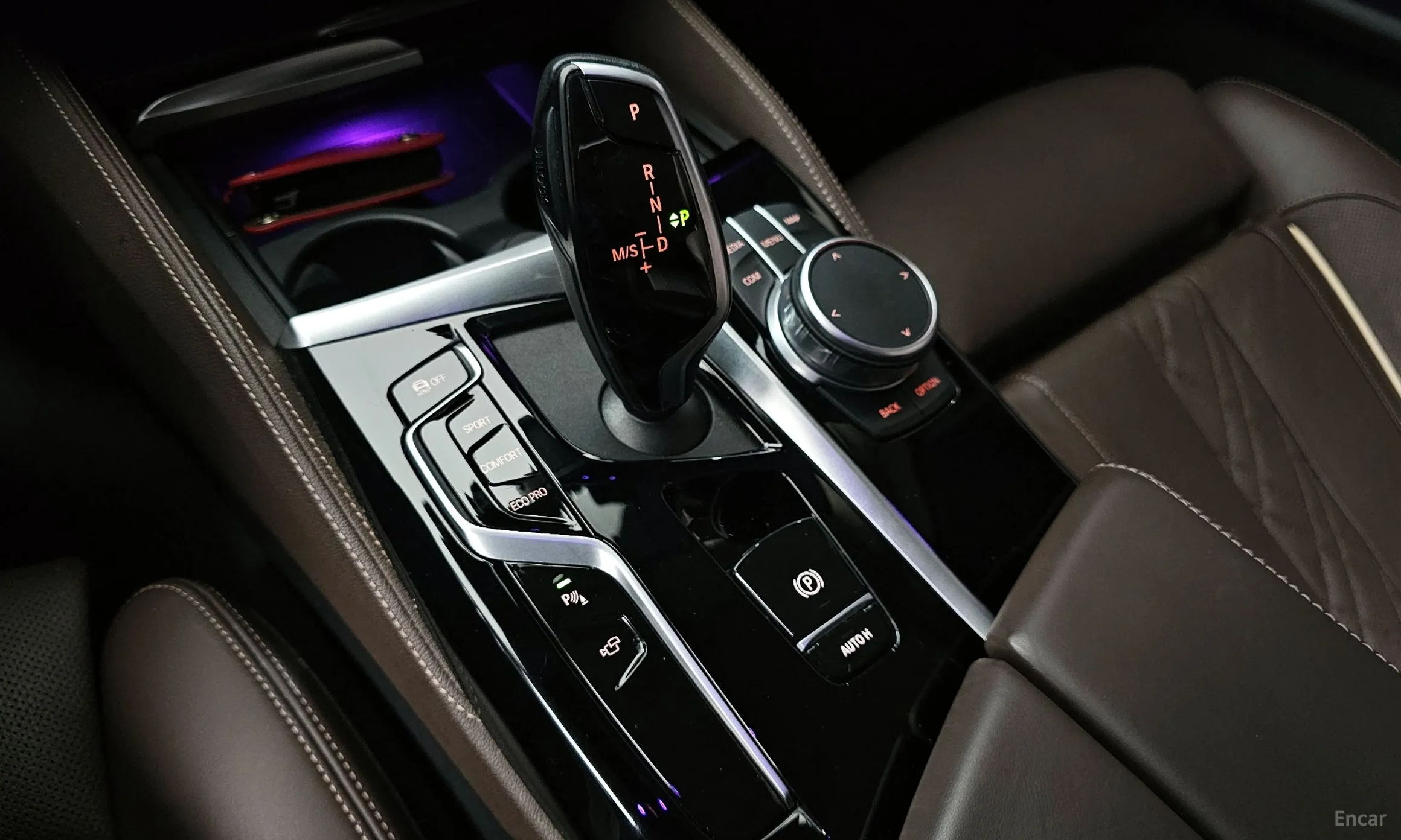 BMW 5 Series (G30) превью 9