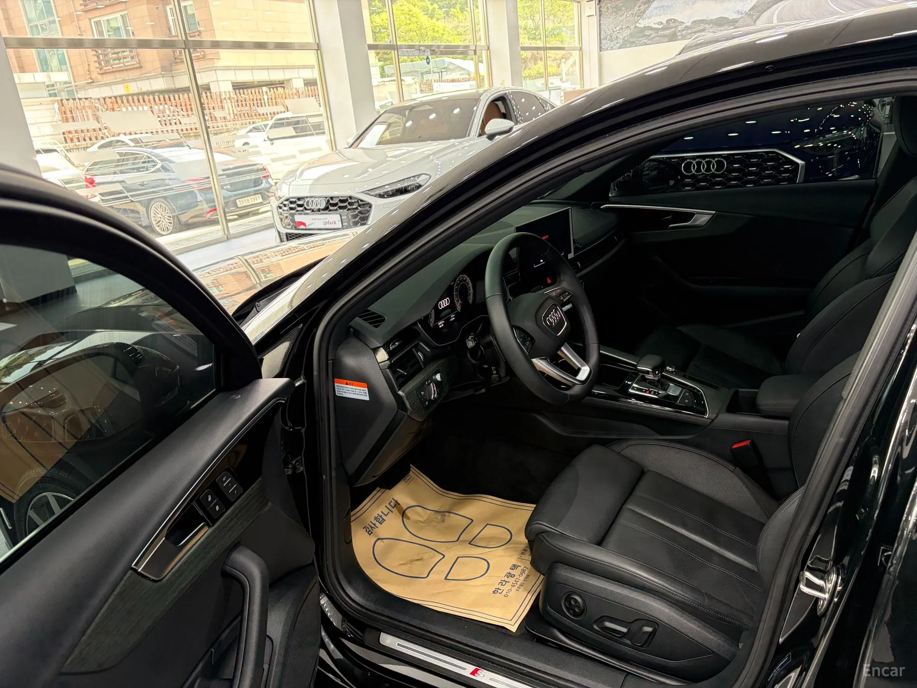 Audi A4 (B9) превью 10