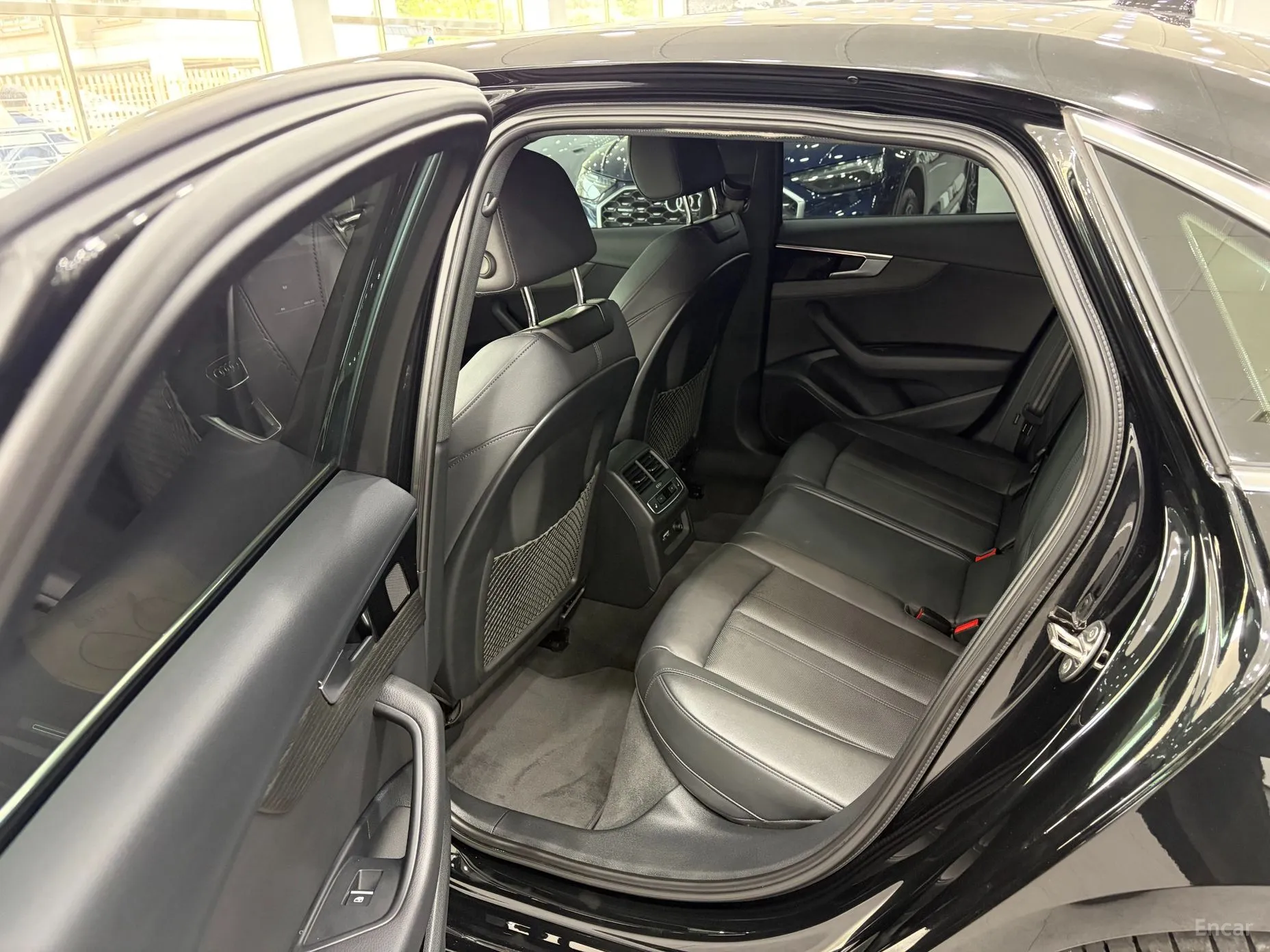 Audi A4 (B9) превью 11