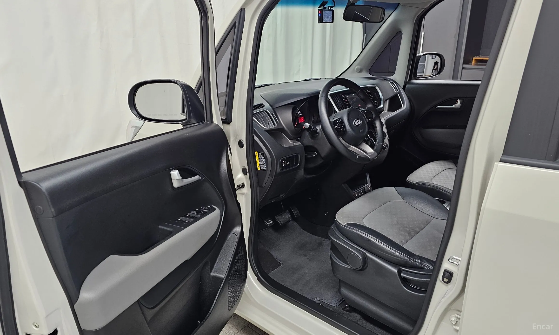 Kia Ray превью 10