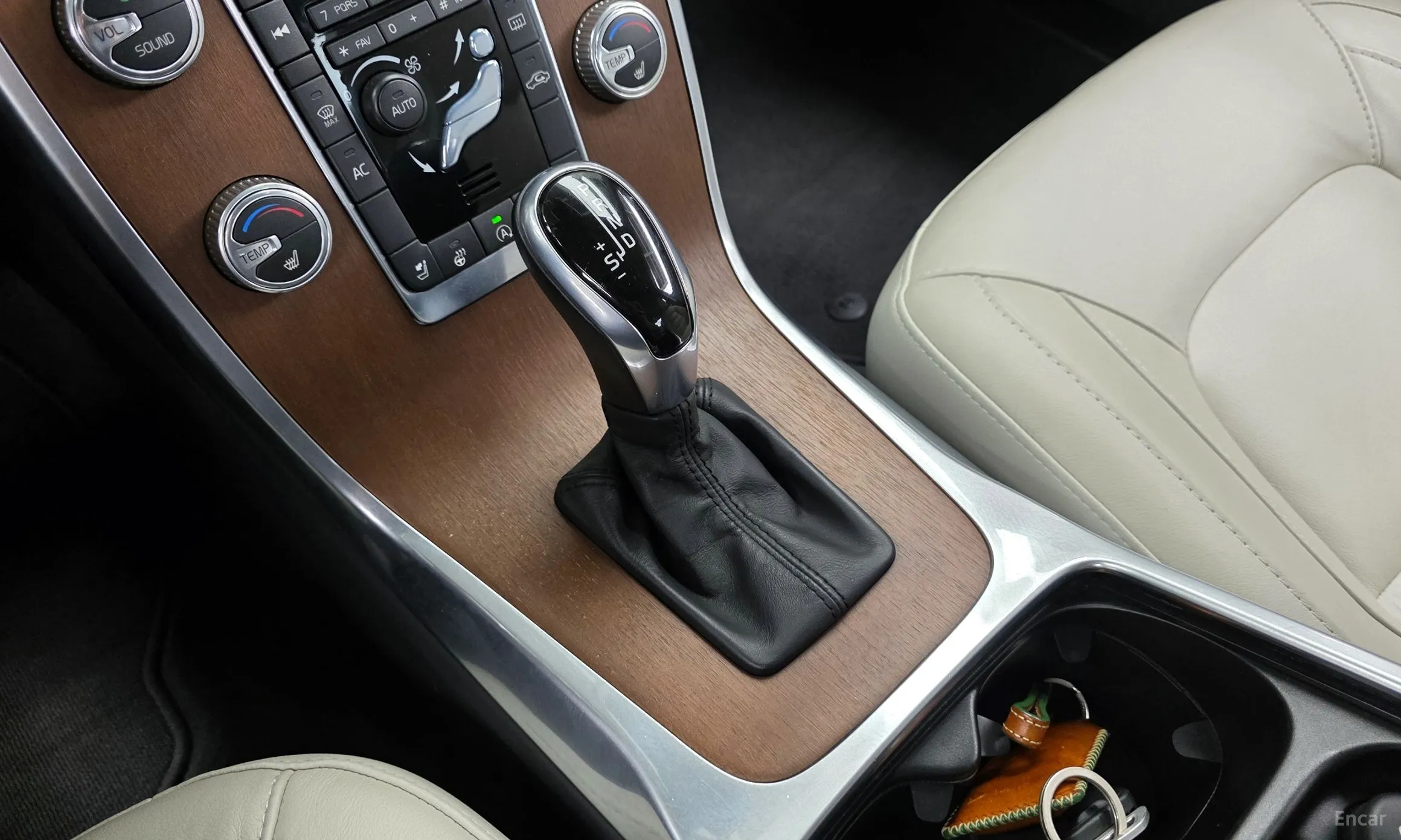Volvo S80 превью 9