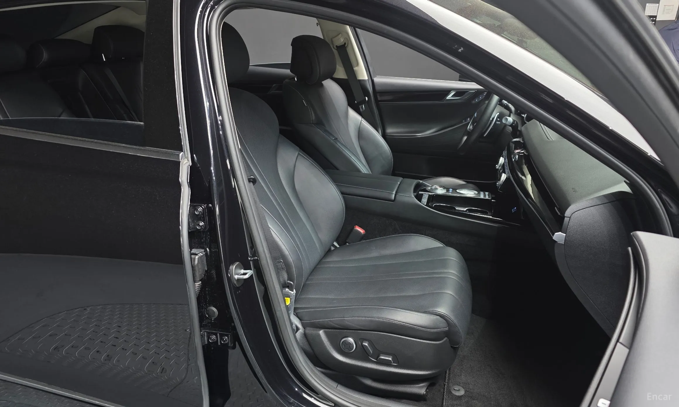 Genesis G80 (RG3) превью 12