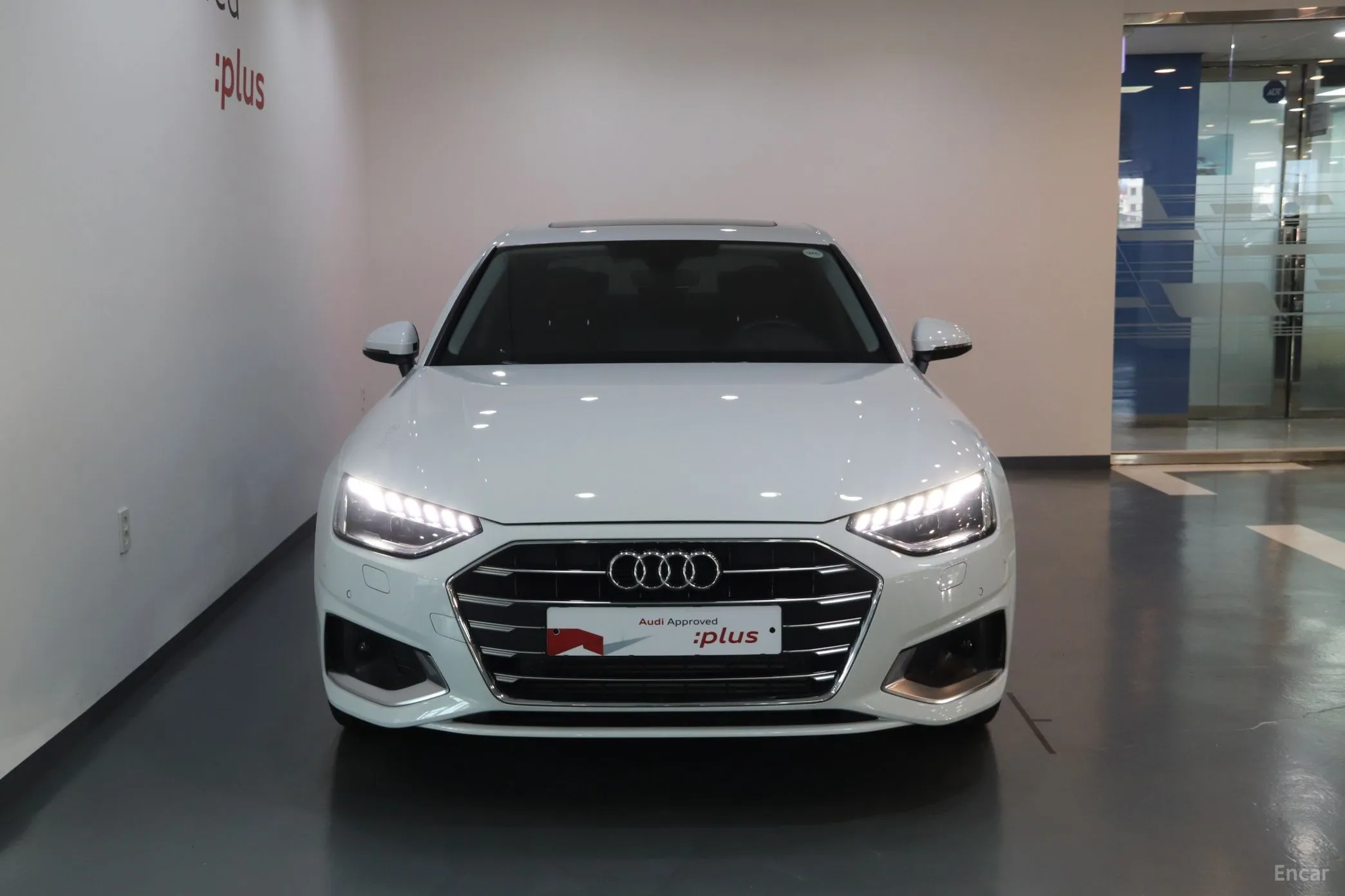 Audi A4 (B9) превью 3