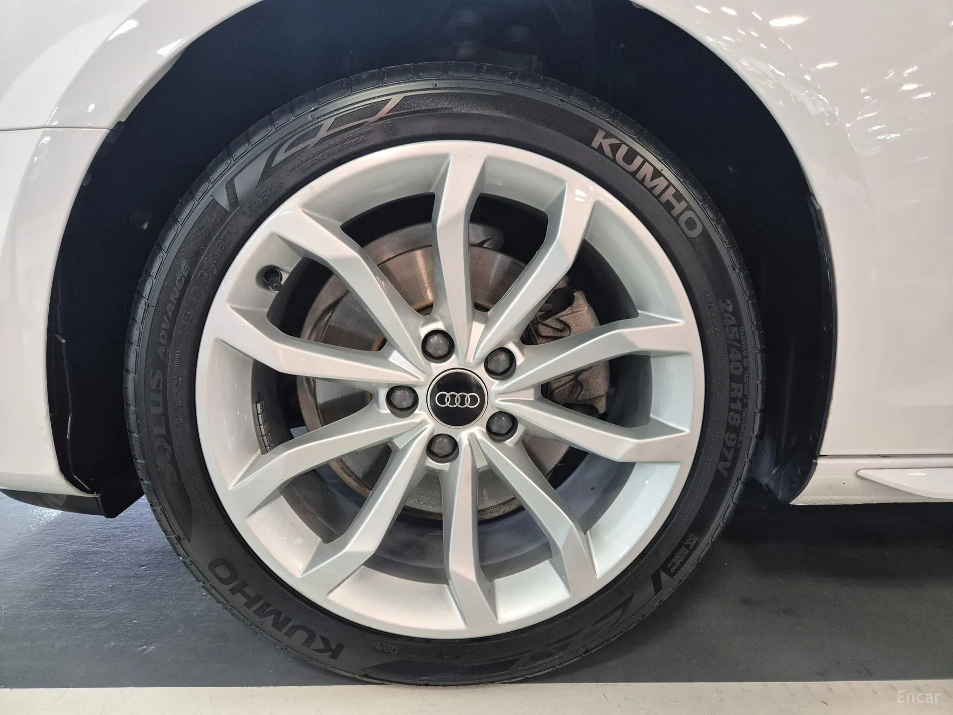 Audi A4 (B9) превью 5