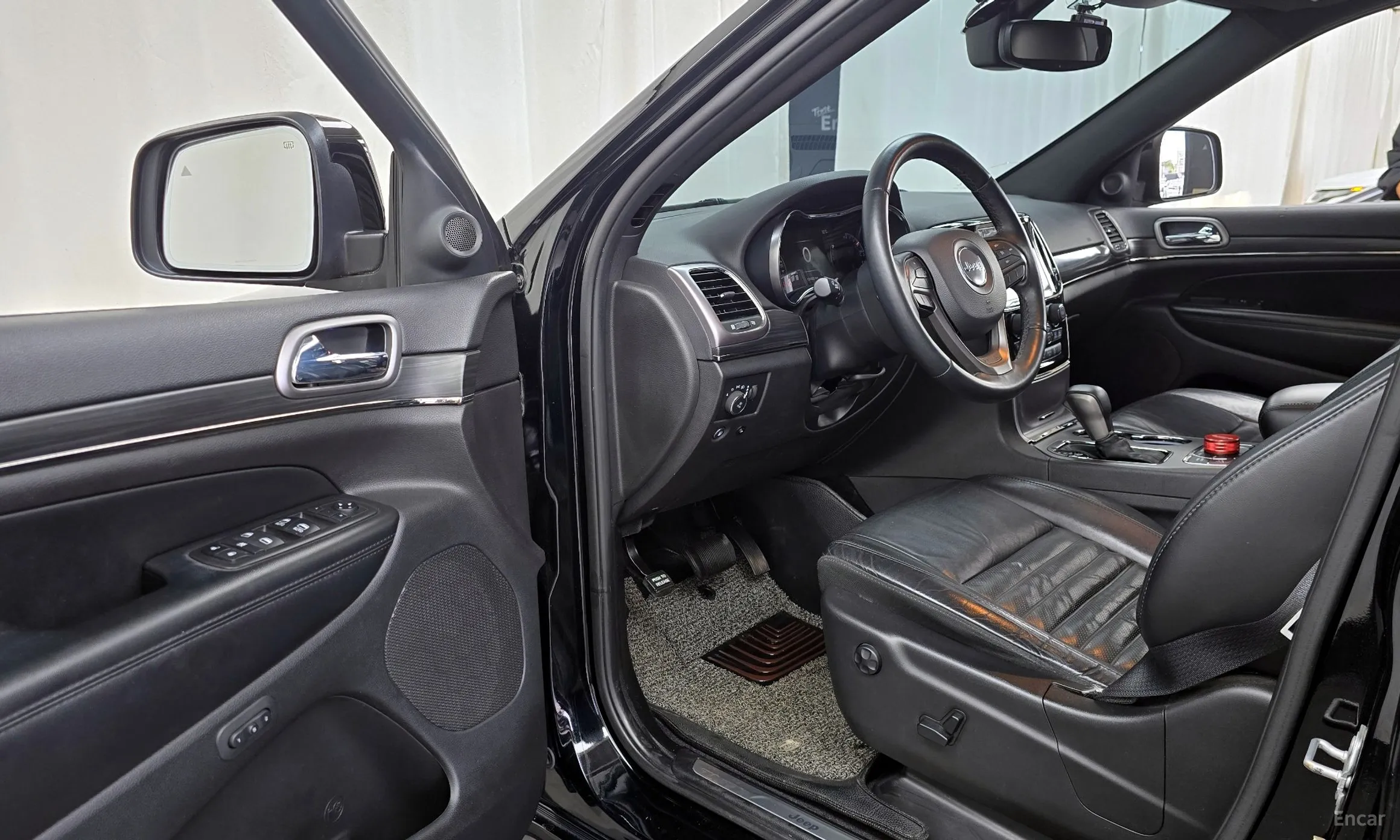 Jeep Grand Cherokee превью 10