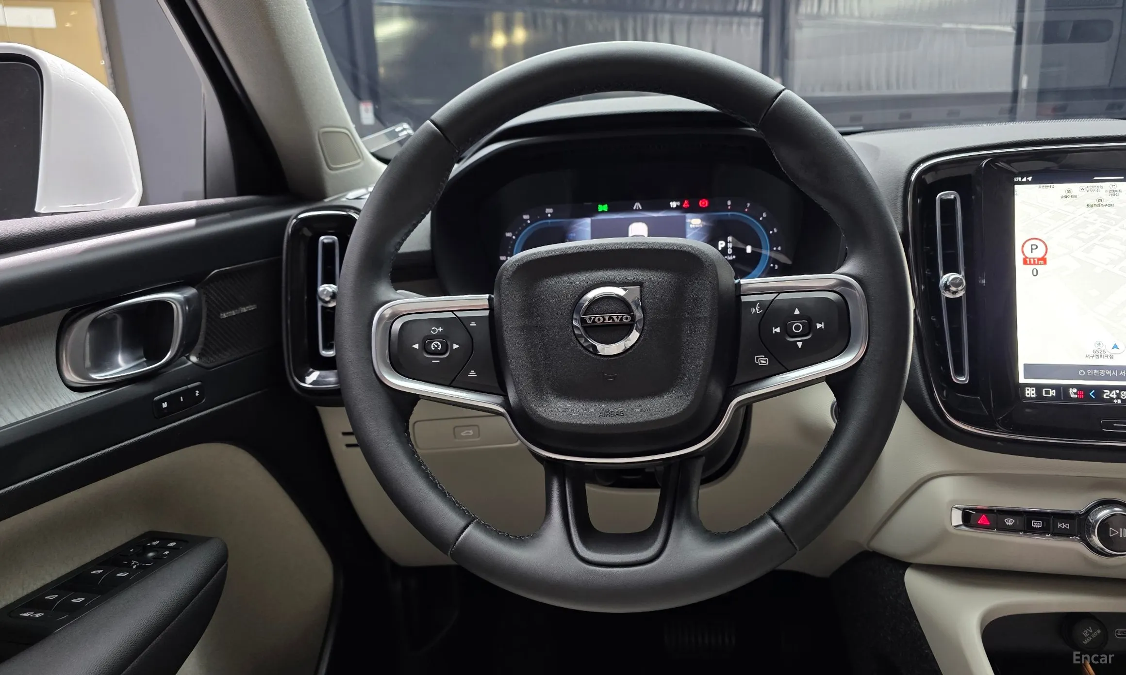 Volvo XC40 превью 13