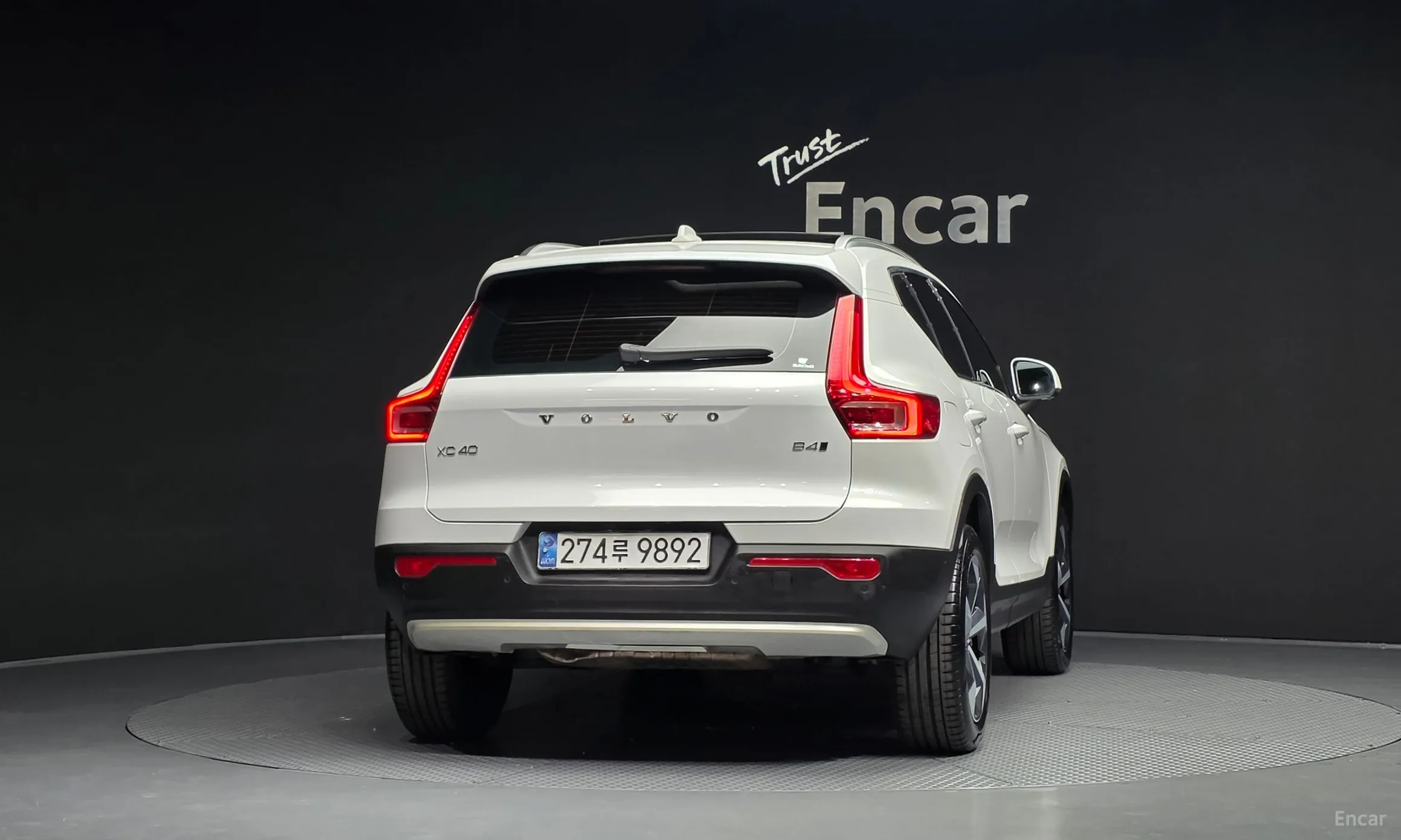 Volvo XC40 превью 4