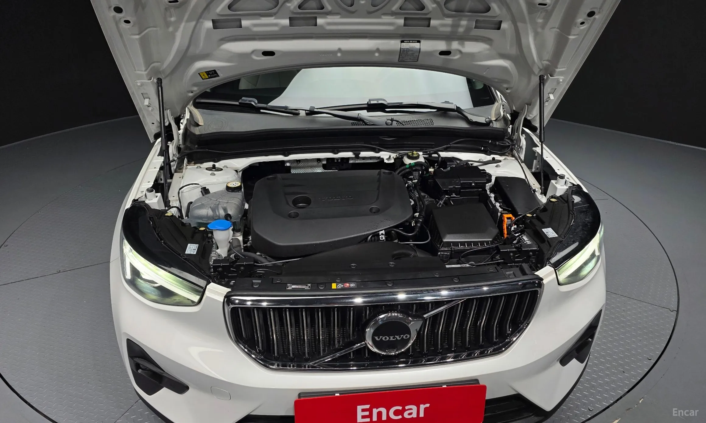 Volvo XC40 превью 6