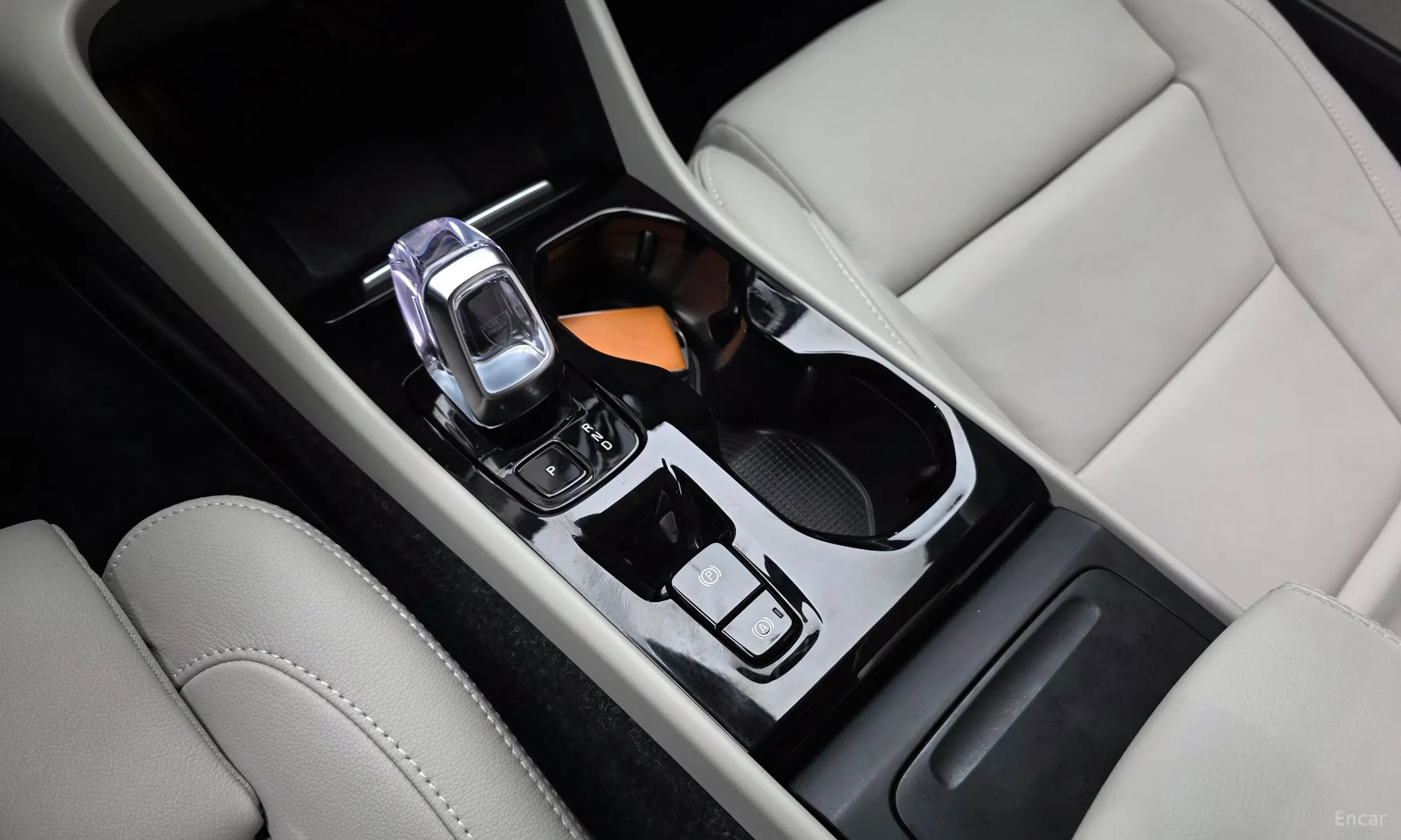 Volvo XC40 превью 9