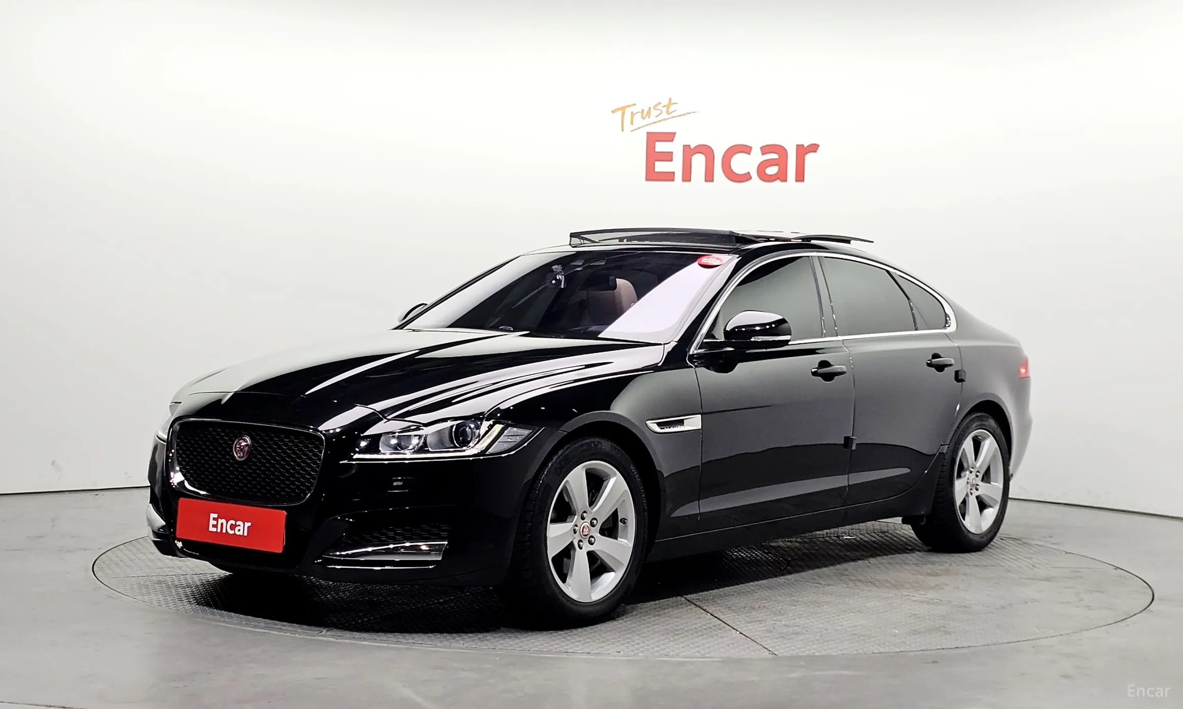 Jaguar XF (x260)