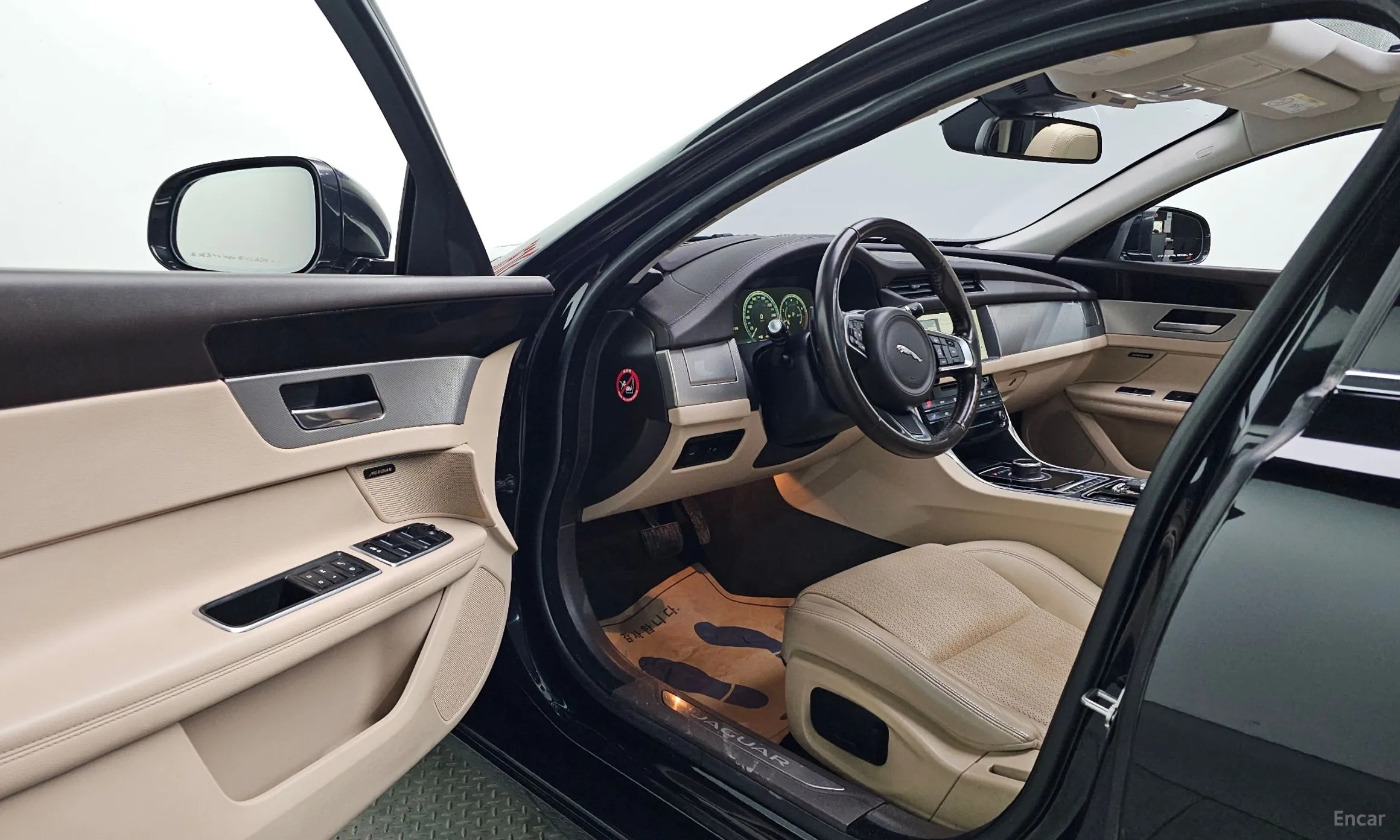 Jaguar XF (x260) превью 10
