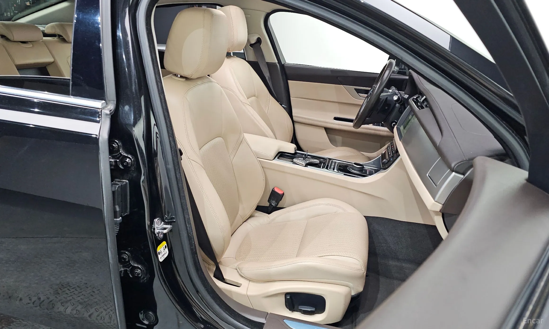 Jaguar XF (x260) превью 12