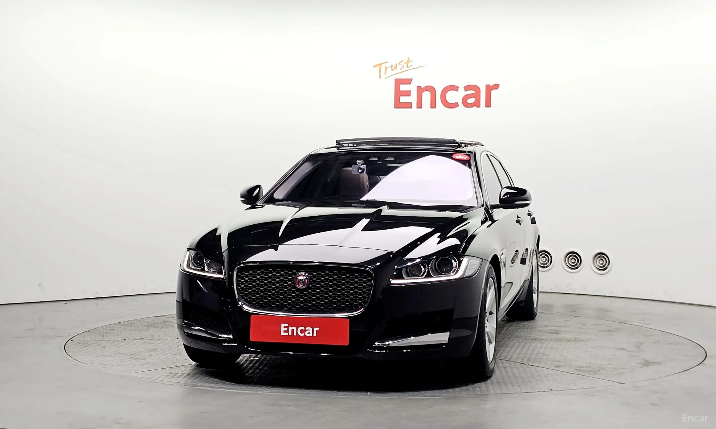 Jaguar XF (x260) превью 3