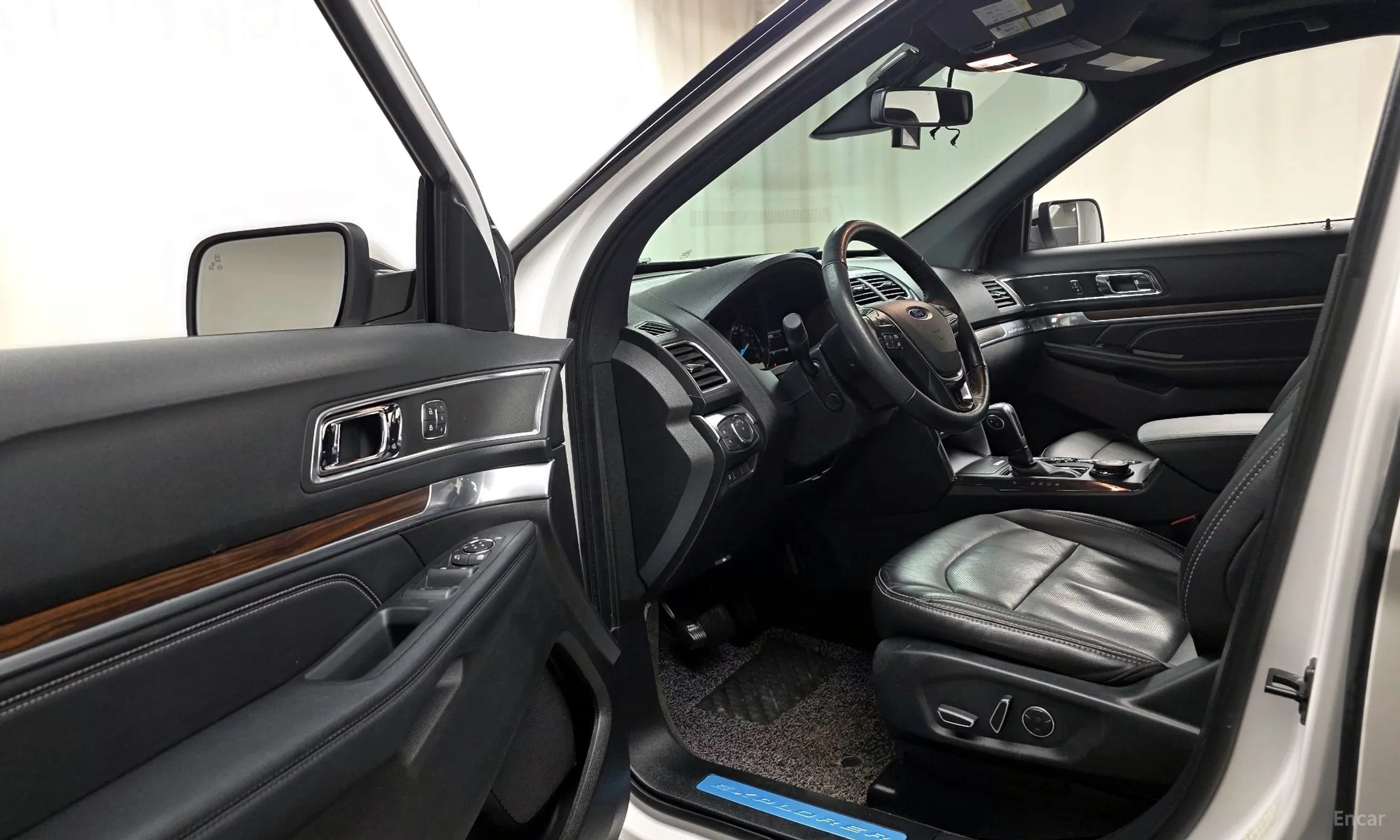 Ford Explorer превью 10