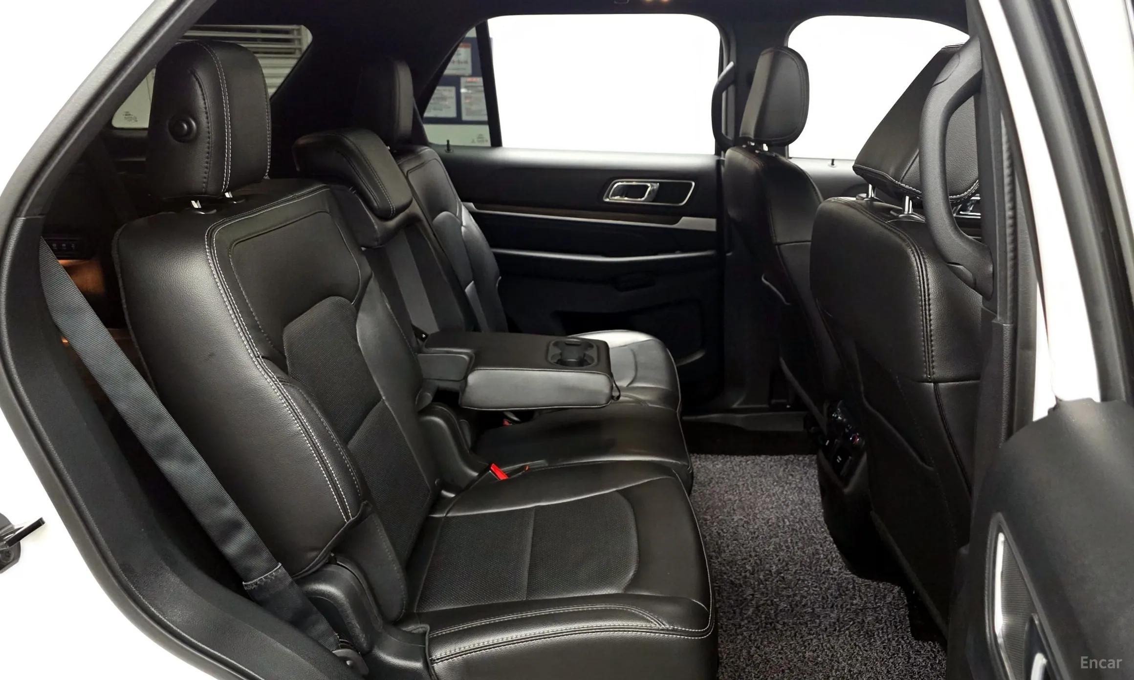 Ford Explorer превью 11