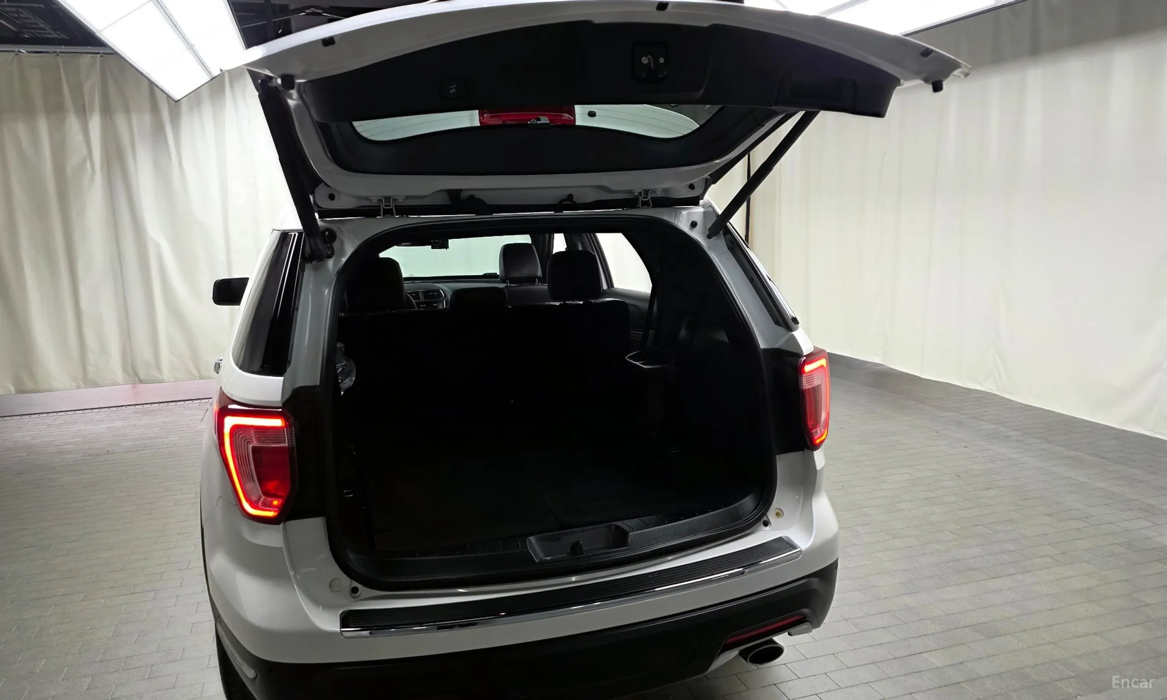 Ford Explorer превью 17