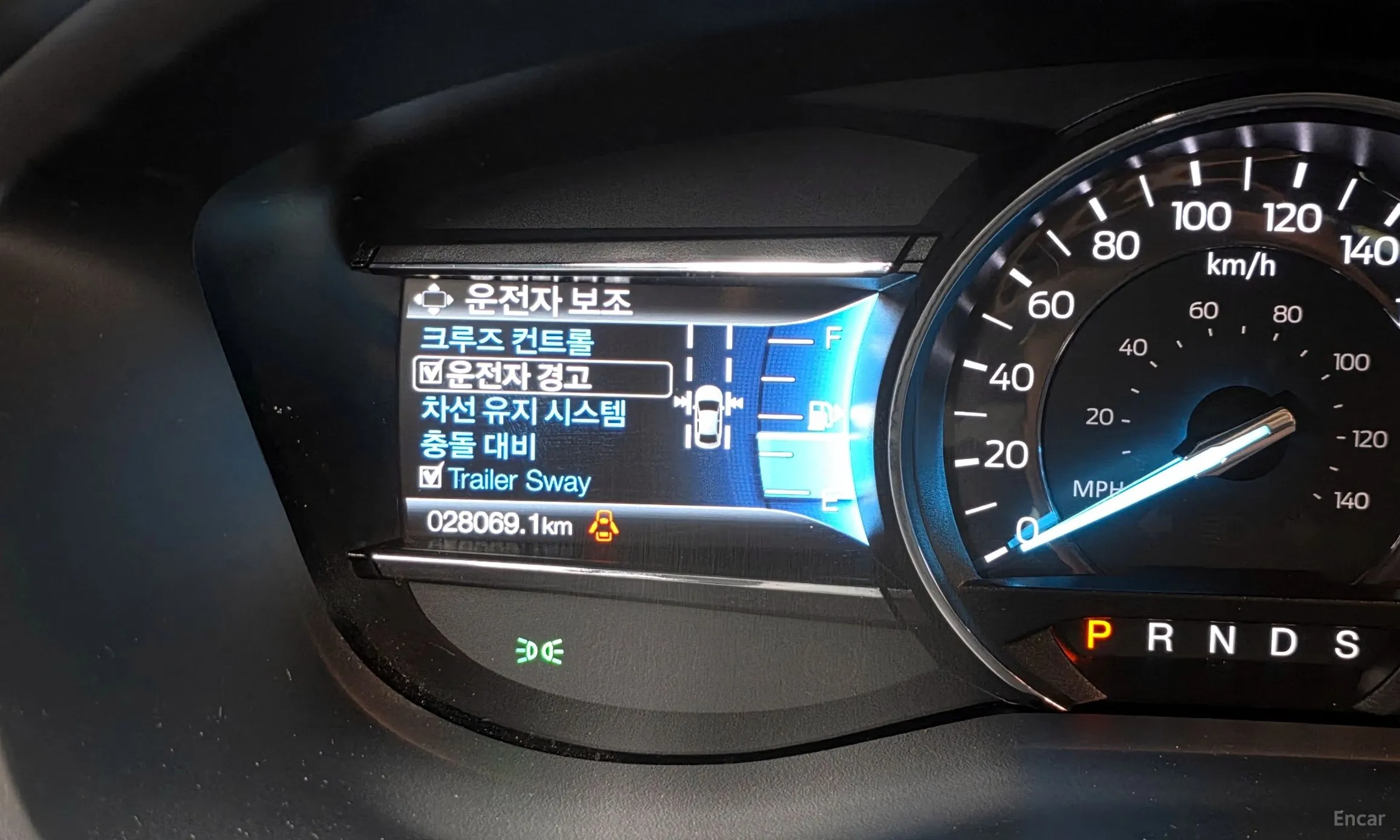 Ford Explorer превью 18