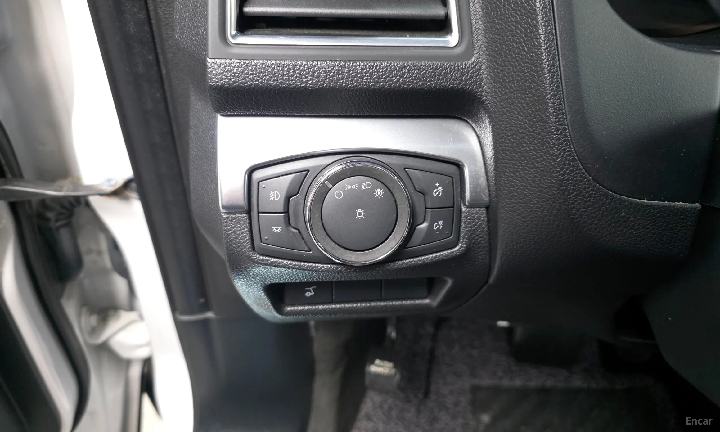 Ford Explorer превью 20