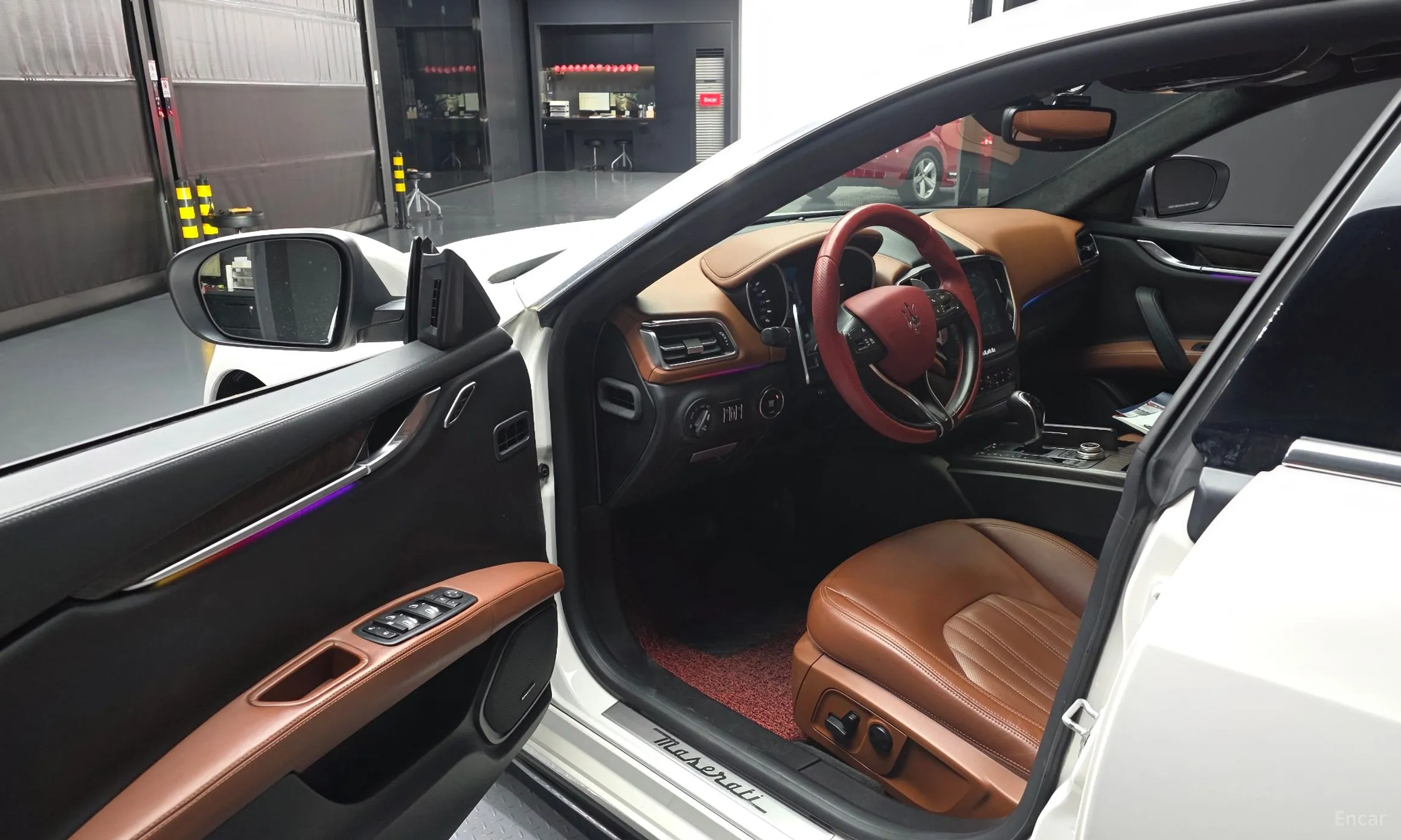 Maserati Ghibli превью 10