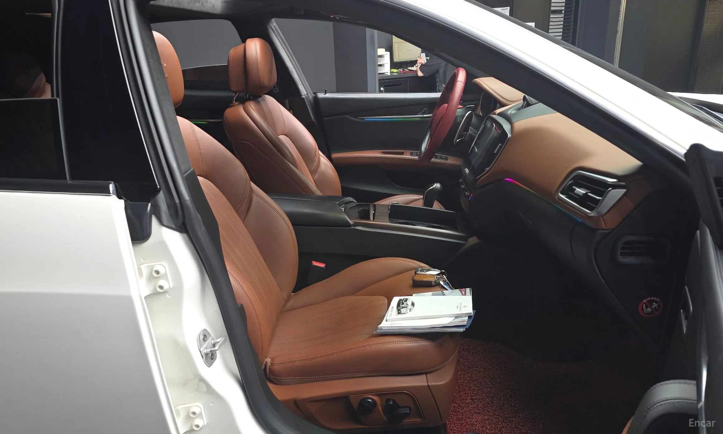 Maserati Ghibli превью 11