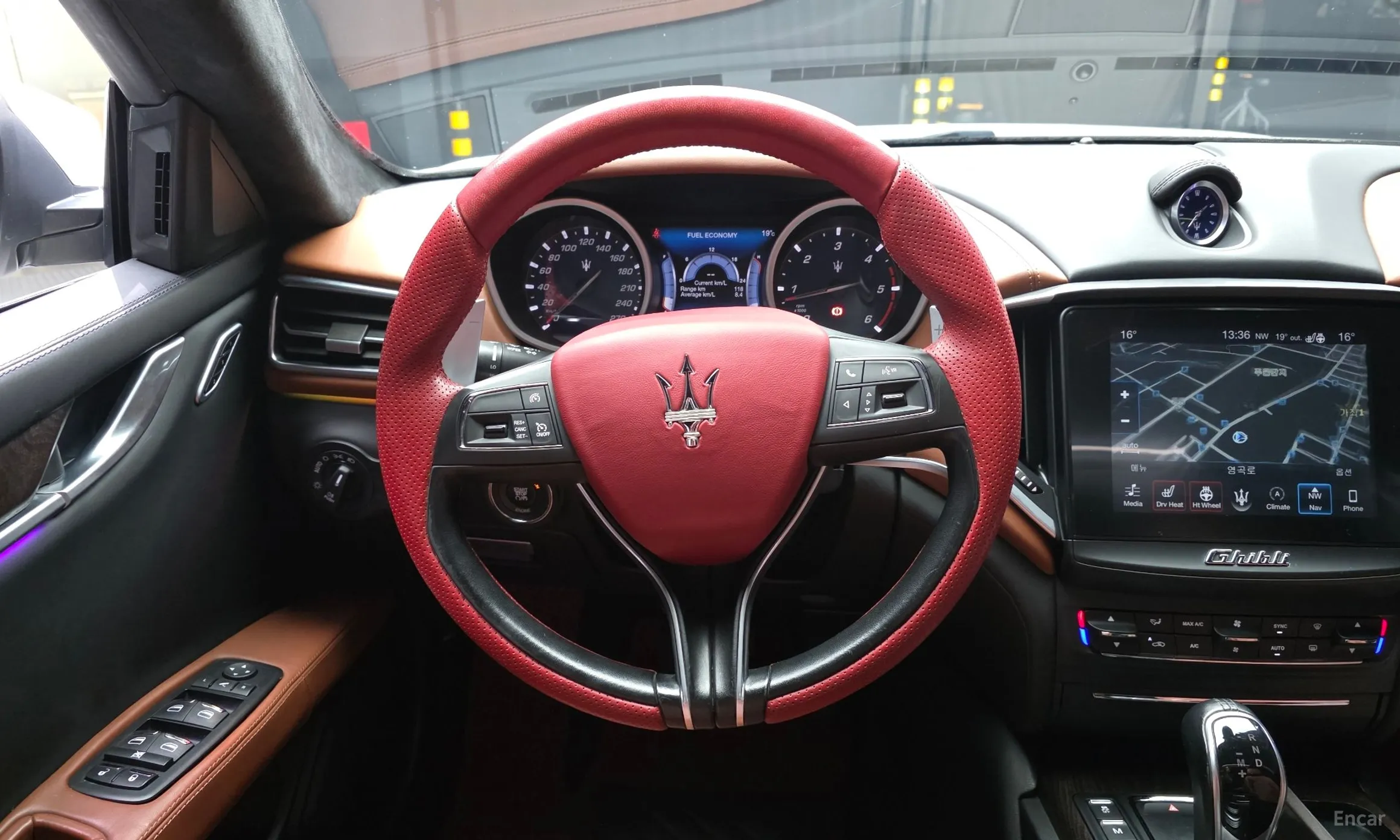 Maserati Ghibli превью 13
