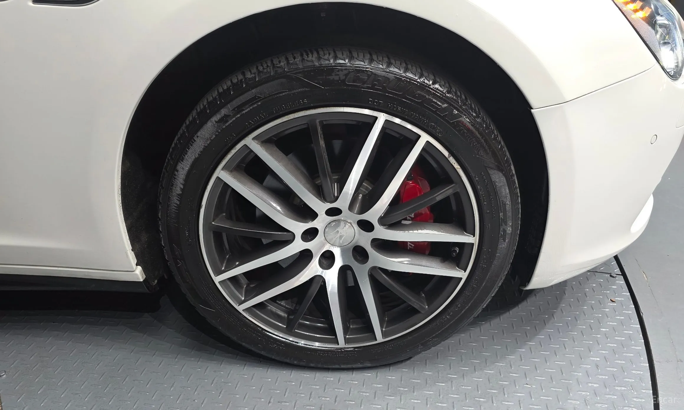 Maserati Ghibli превью 5