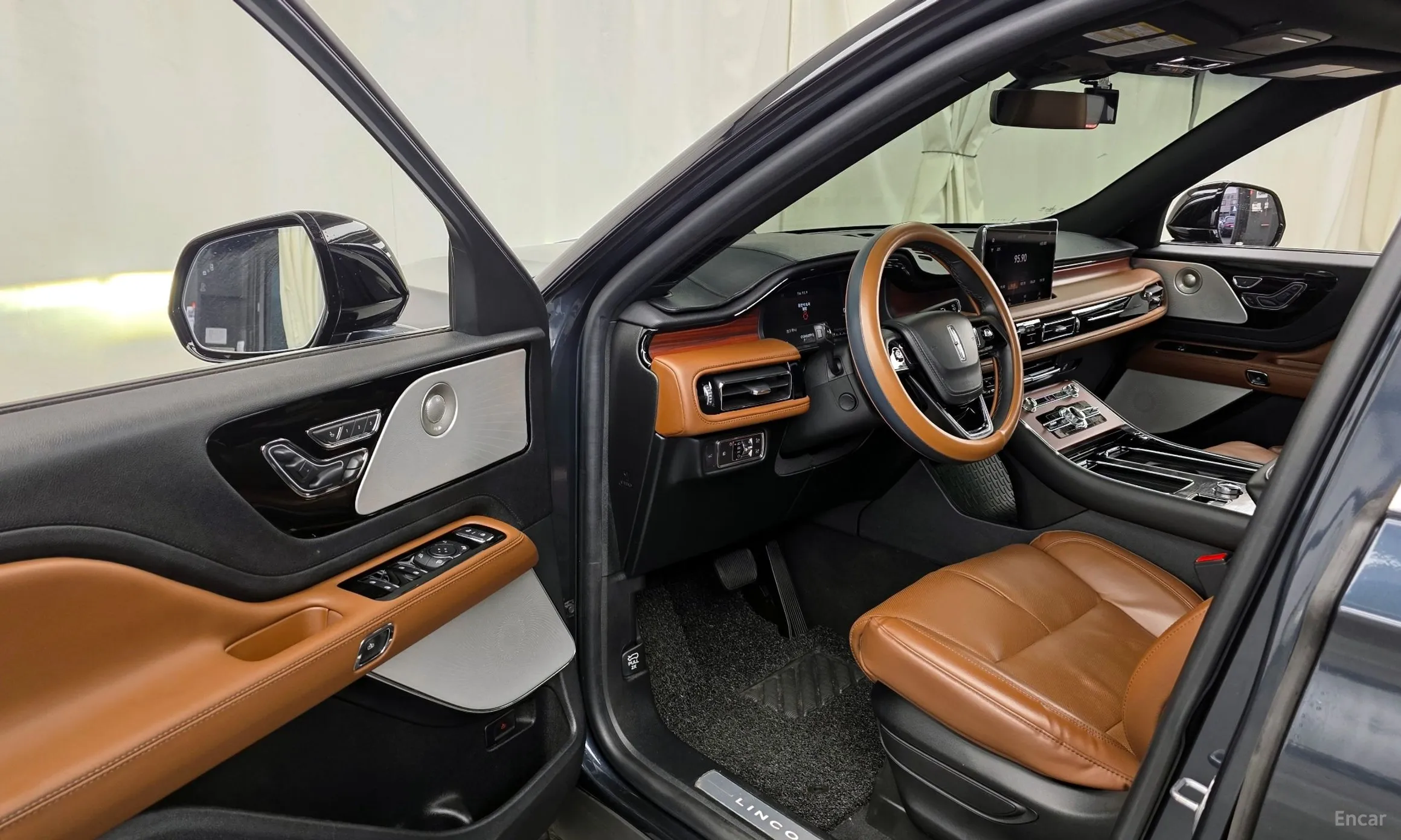 Lincoln Aviator 2nd Generation превью 10