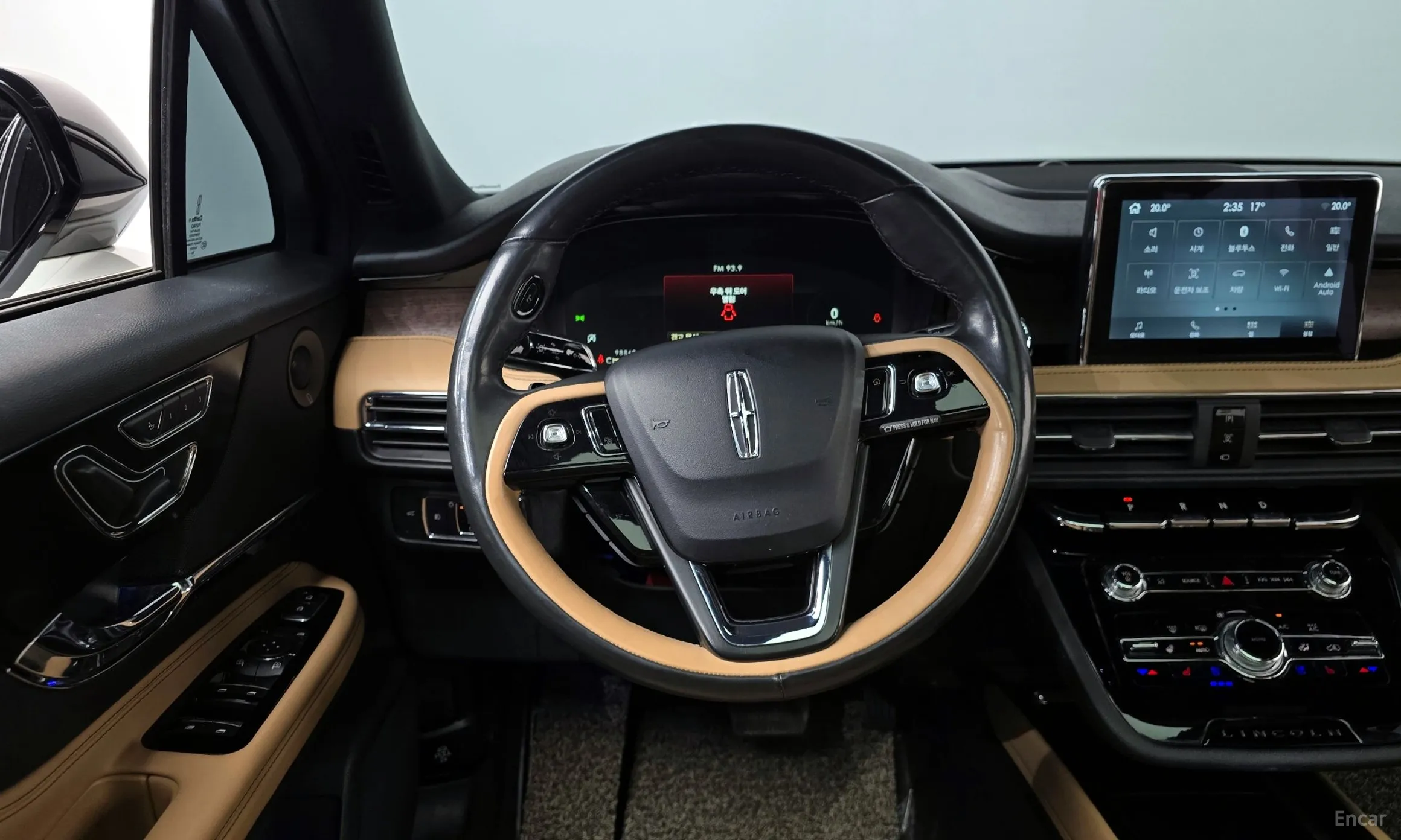 Lincoln Corsair превью 13