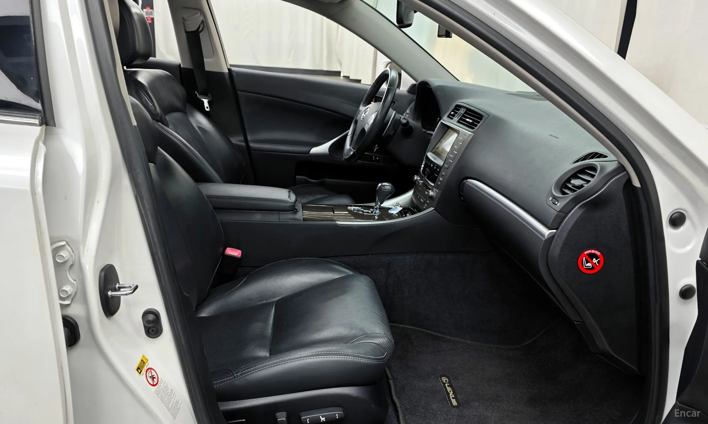 Lexus IS250 превью 11