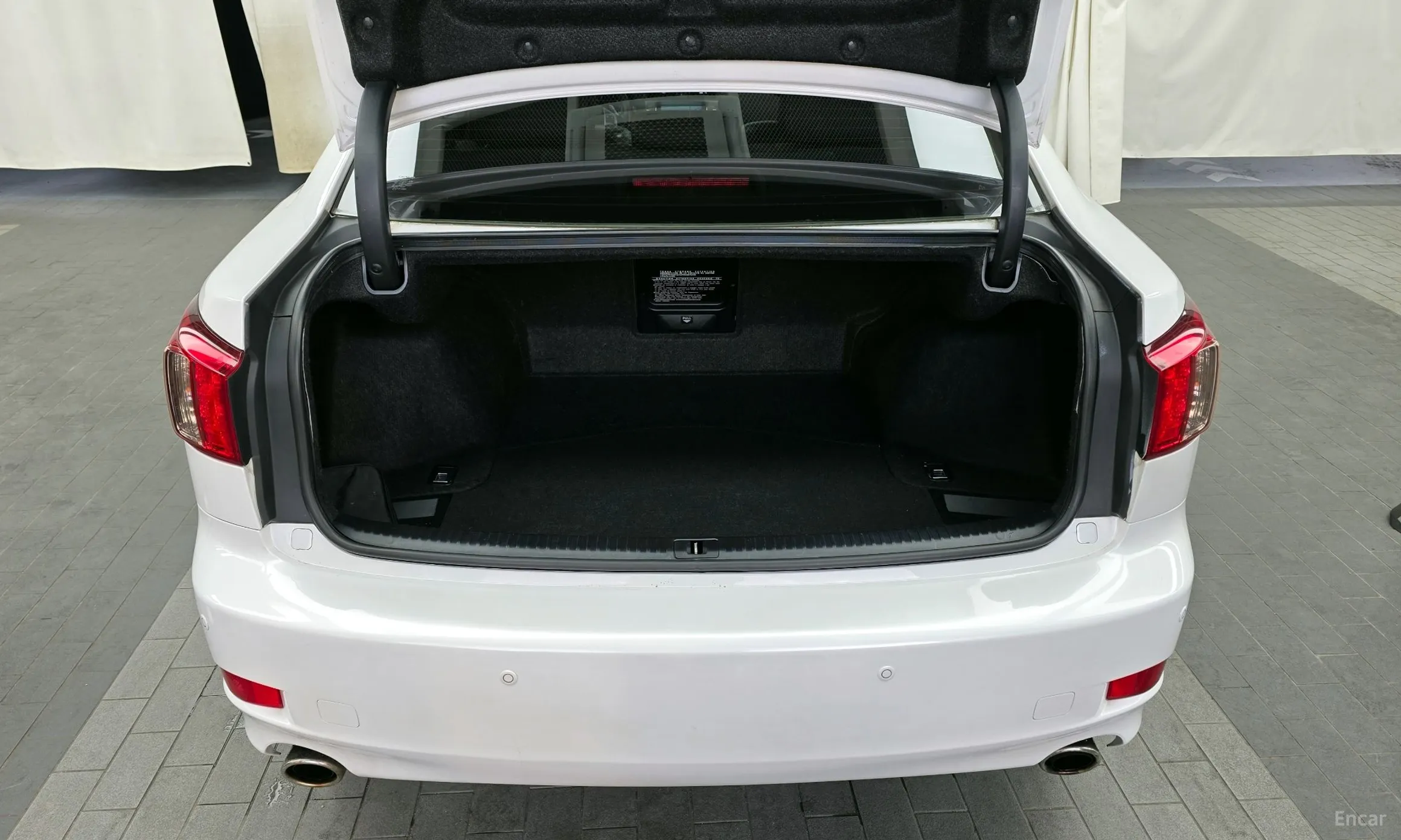Lexus IS250 превью 20