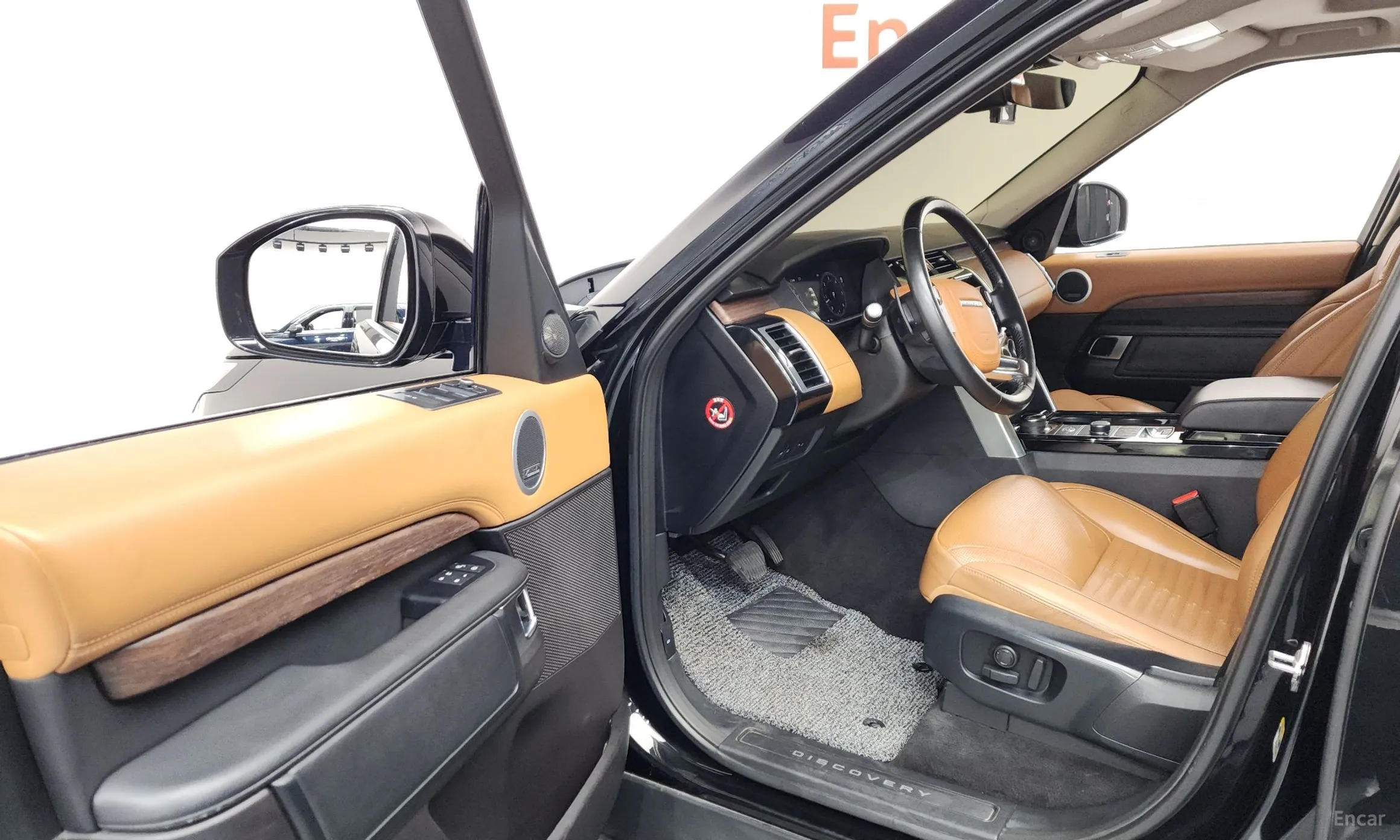 Land Rover Discovery 5 превью 10