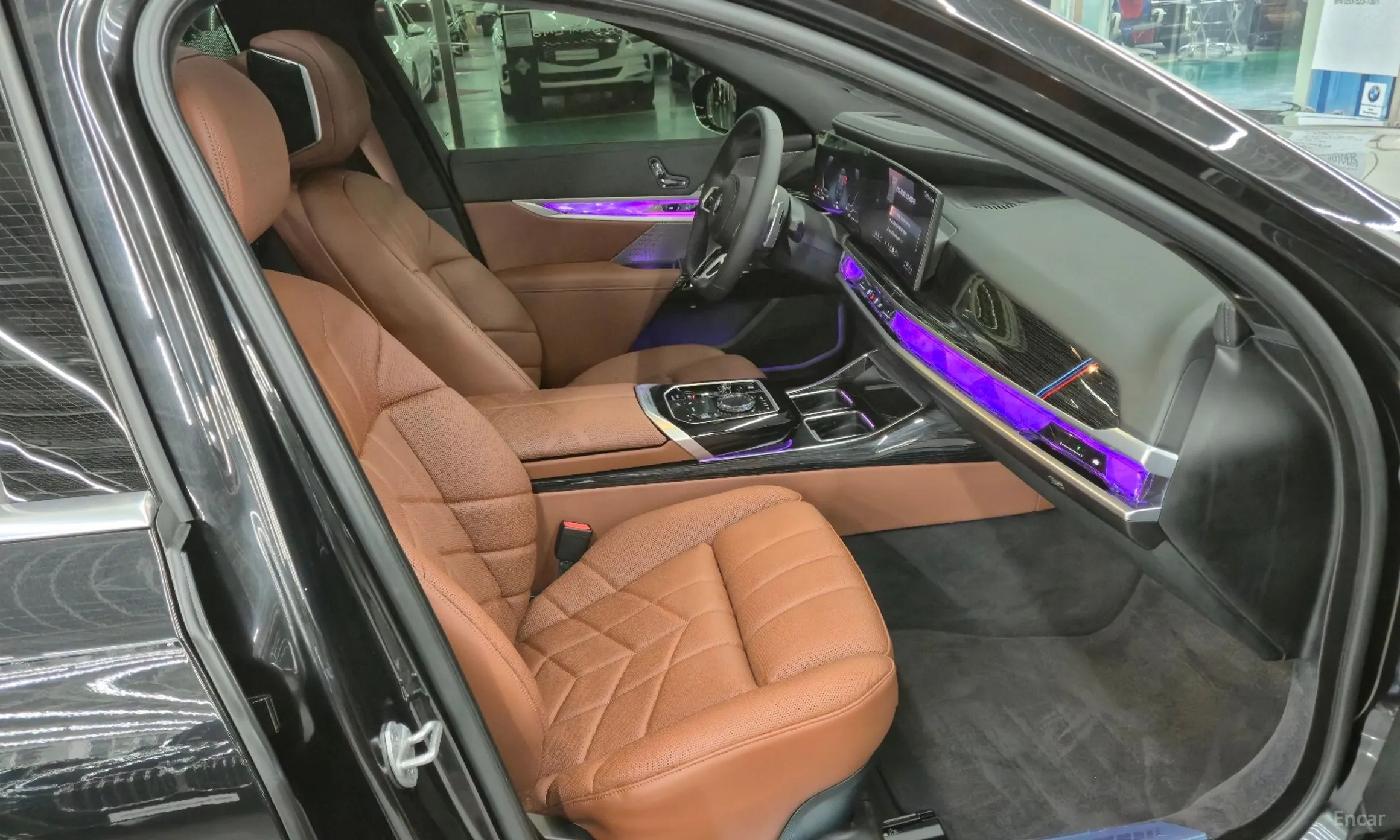 BMW 7 Series (G70) превью 11