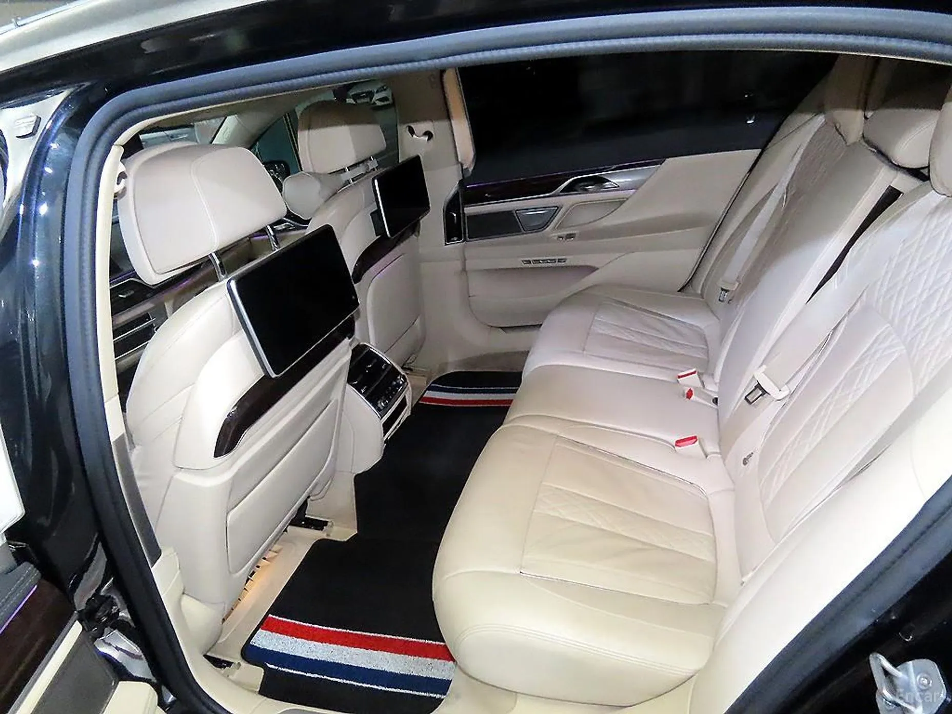 BMW 7 Series (G11) превью 7