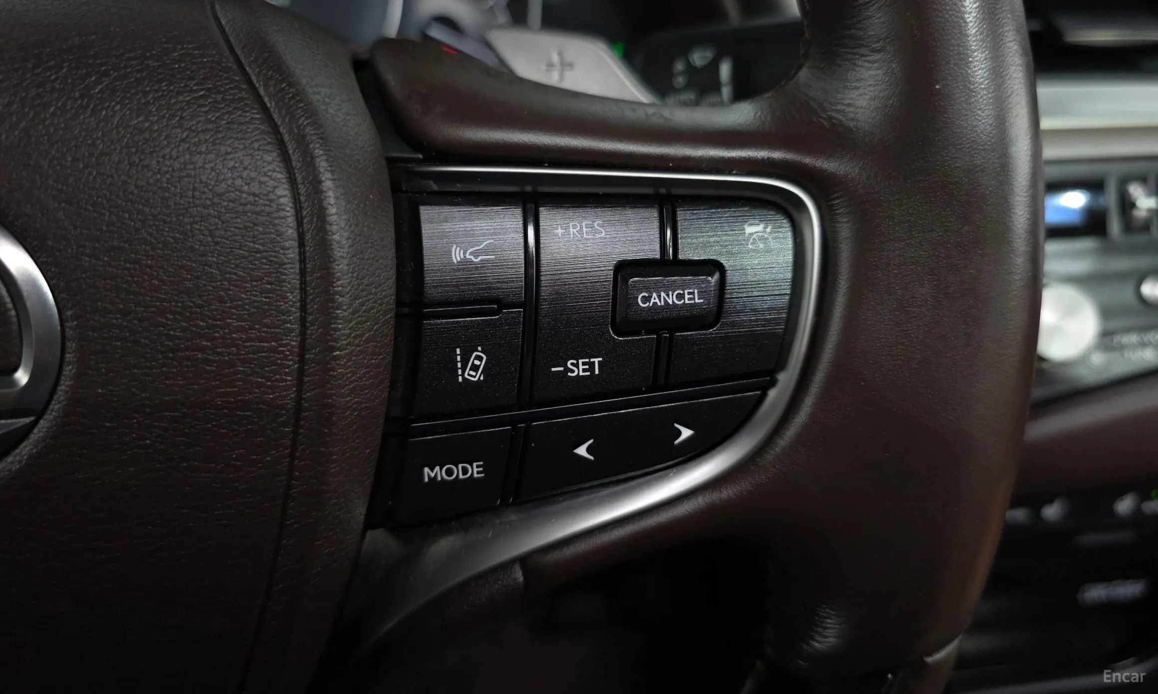 Lexus ES300h 7th Generation превью 18
