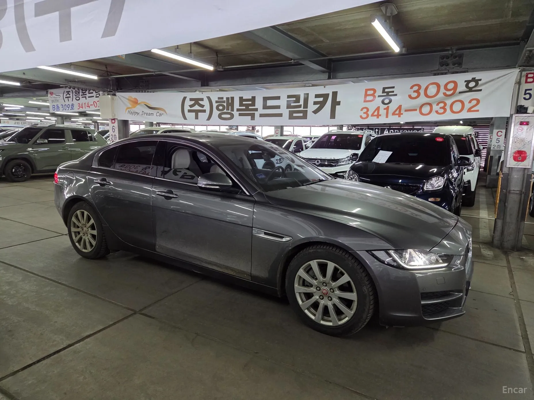 Jaguar XE превью 2