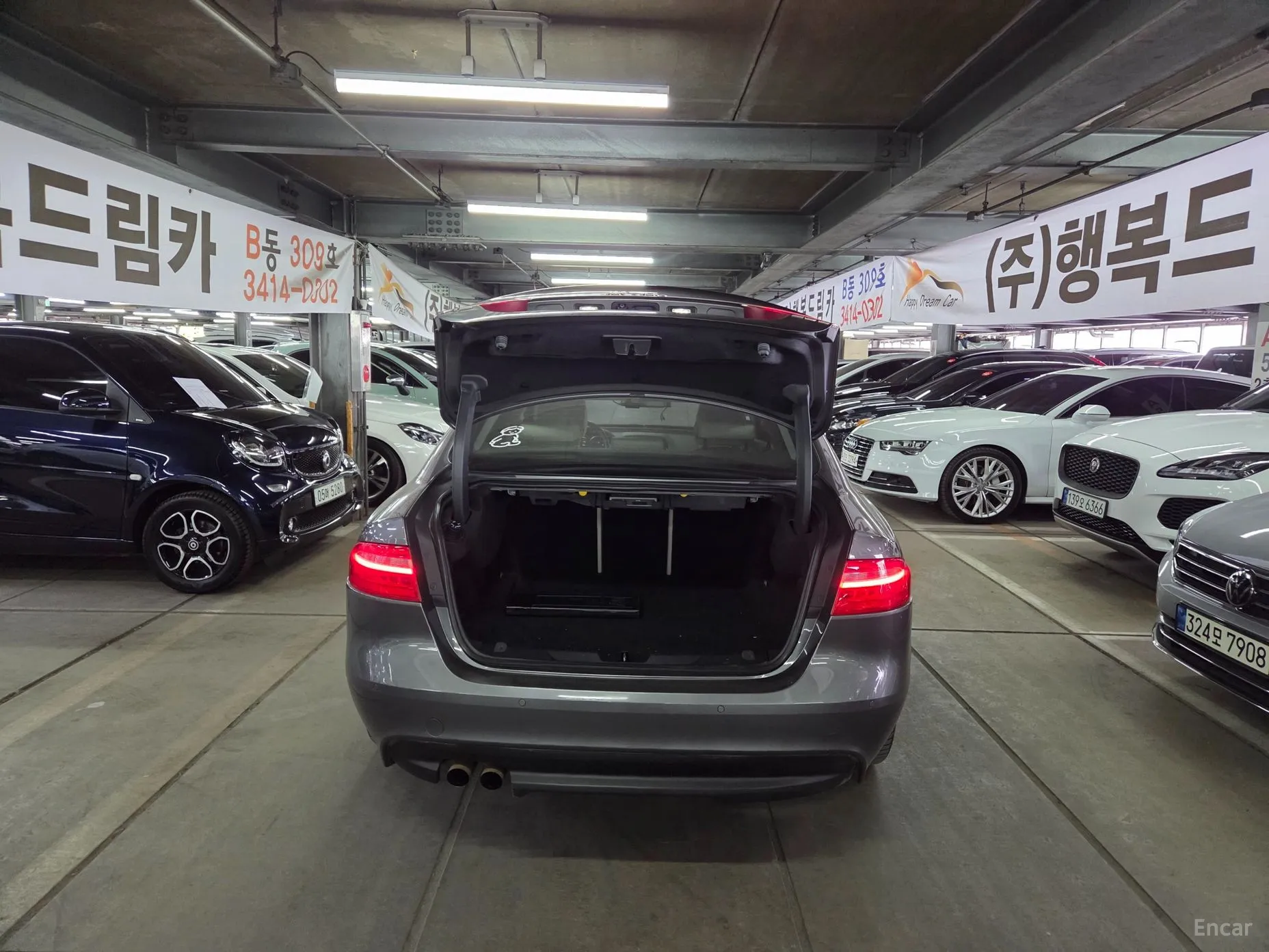 Jaguar XE превью 5