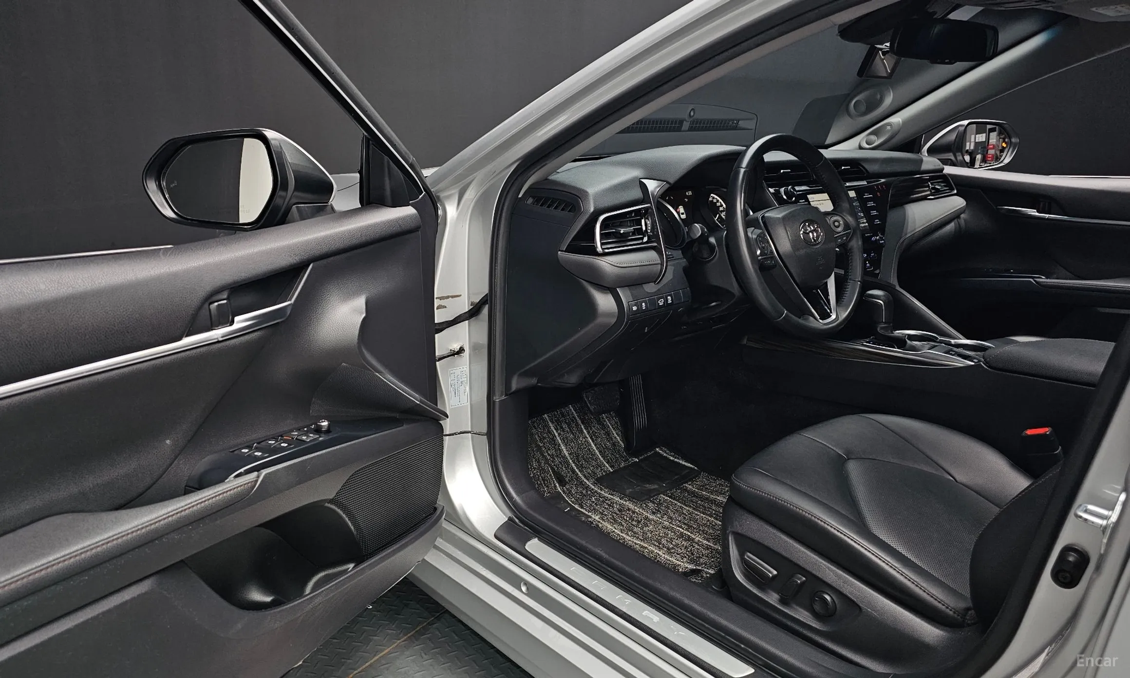 Toyota Camry (XV70) превью 11