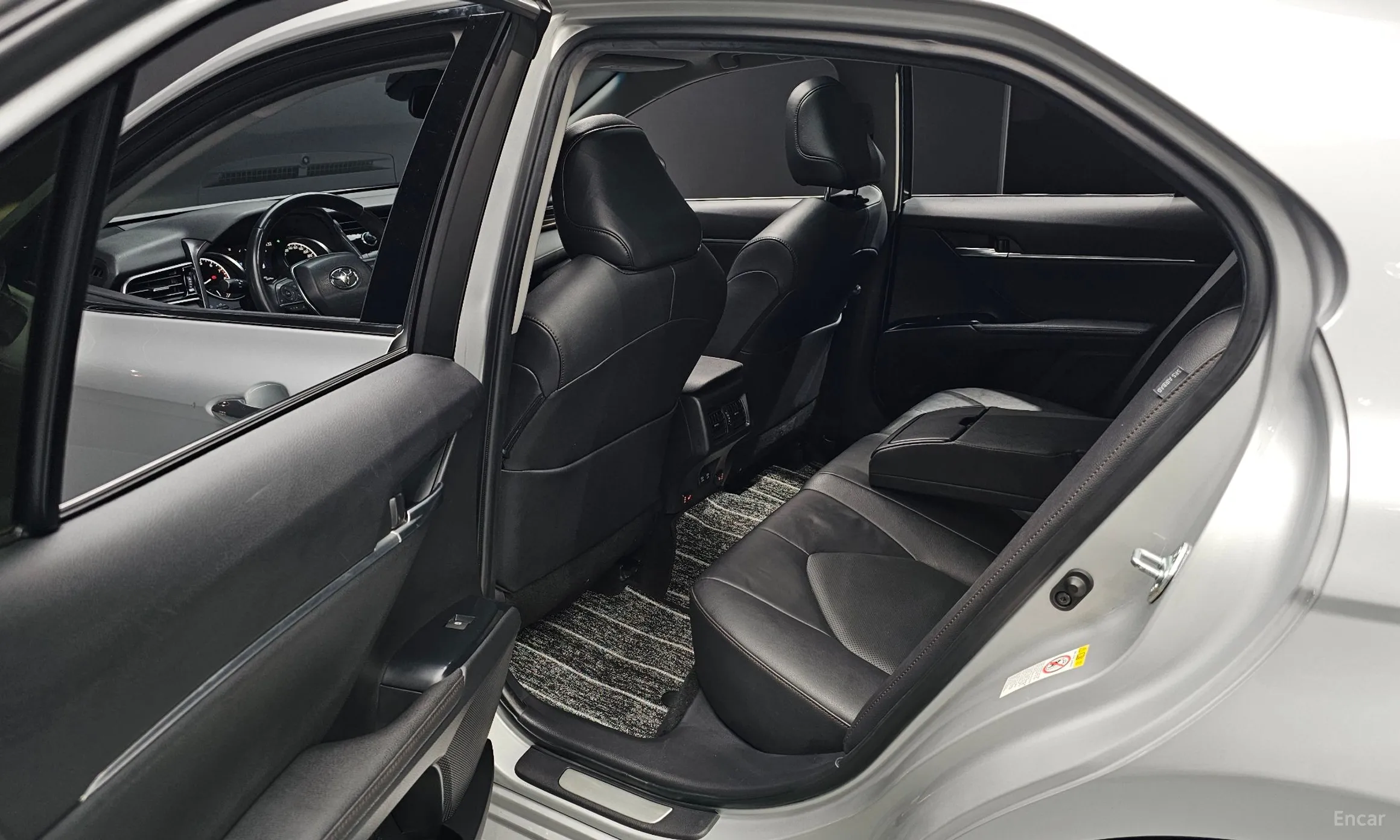 Toyota Camry (XV70) превью 12
