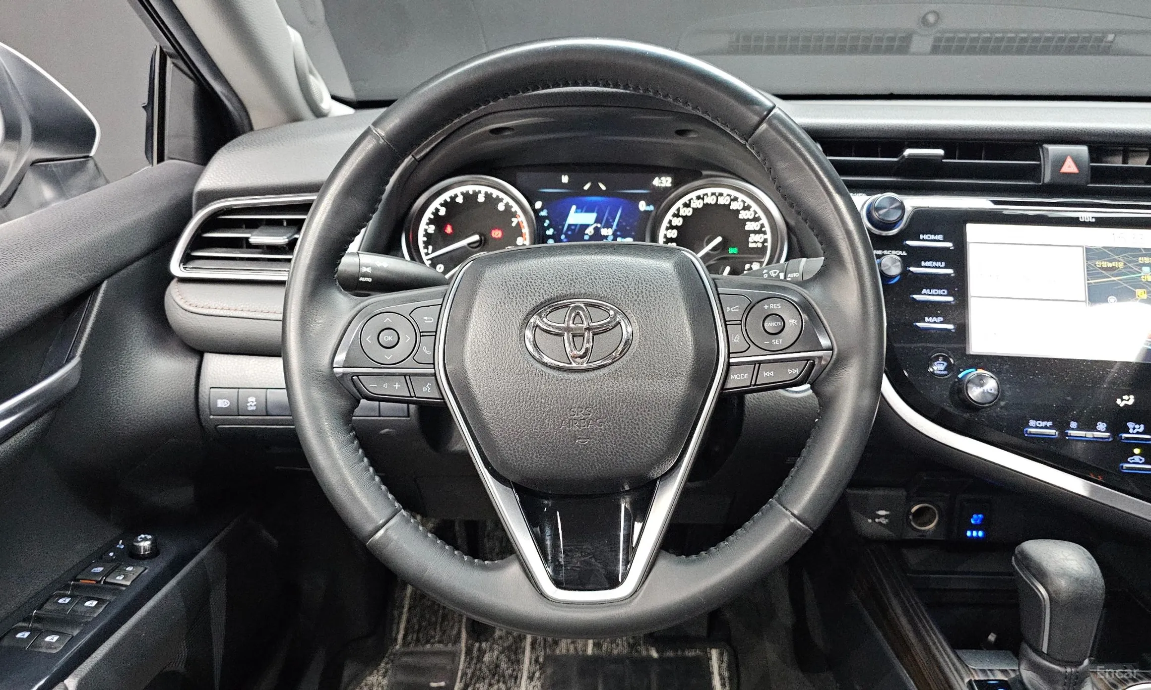 Toyota Camry (XV70) превью 13