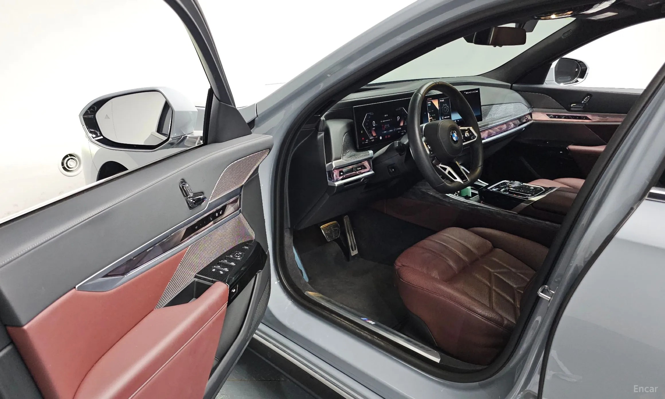 BMW 7 Series (G70) превью 10