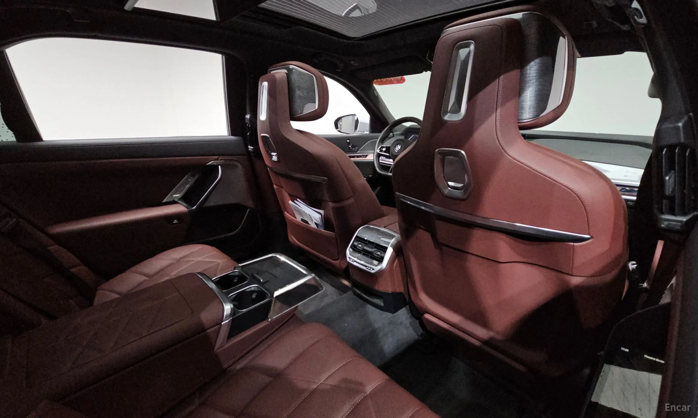 BMW 7 Series (G70) превью 13