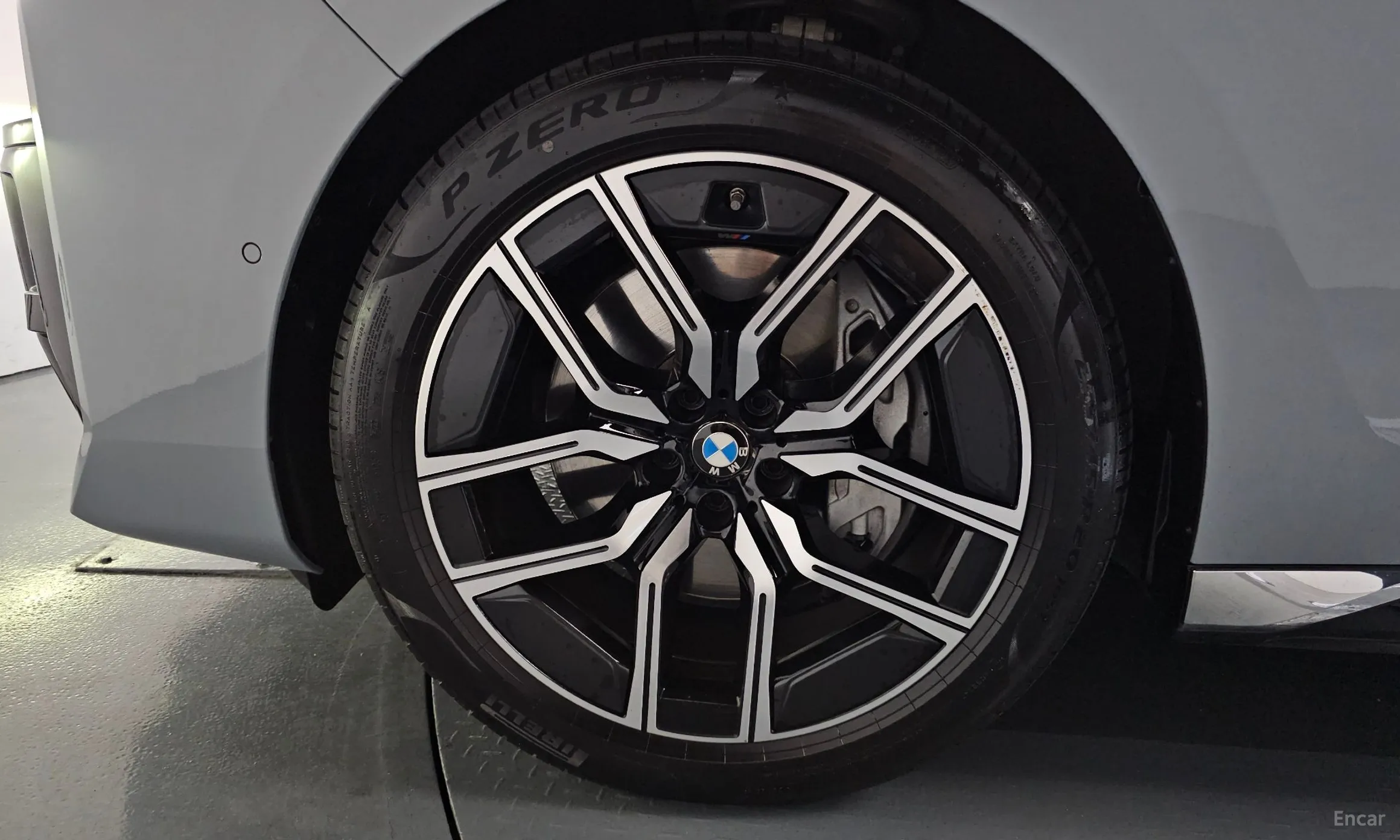 BMW 7 Series (G70) превью 5