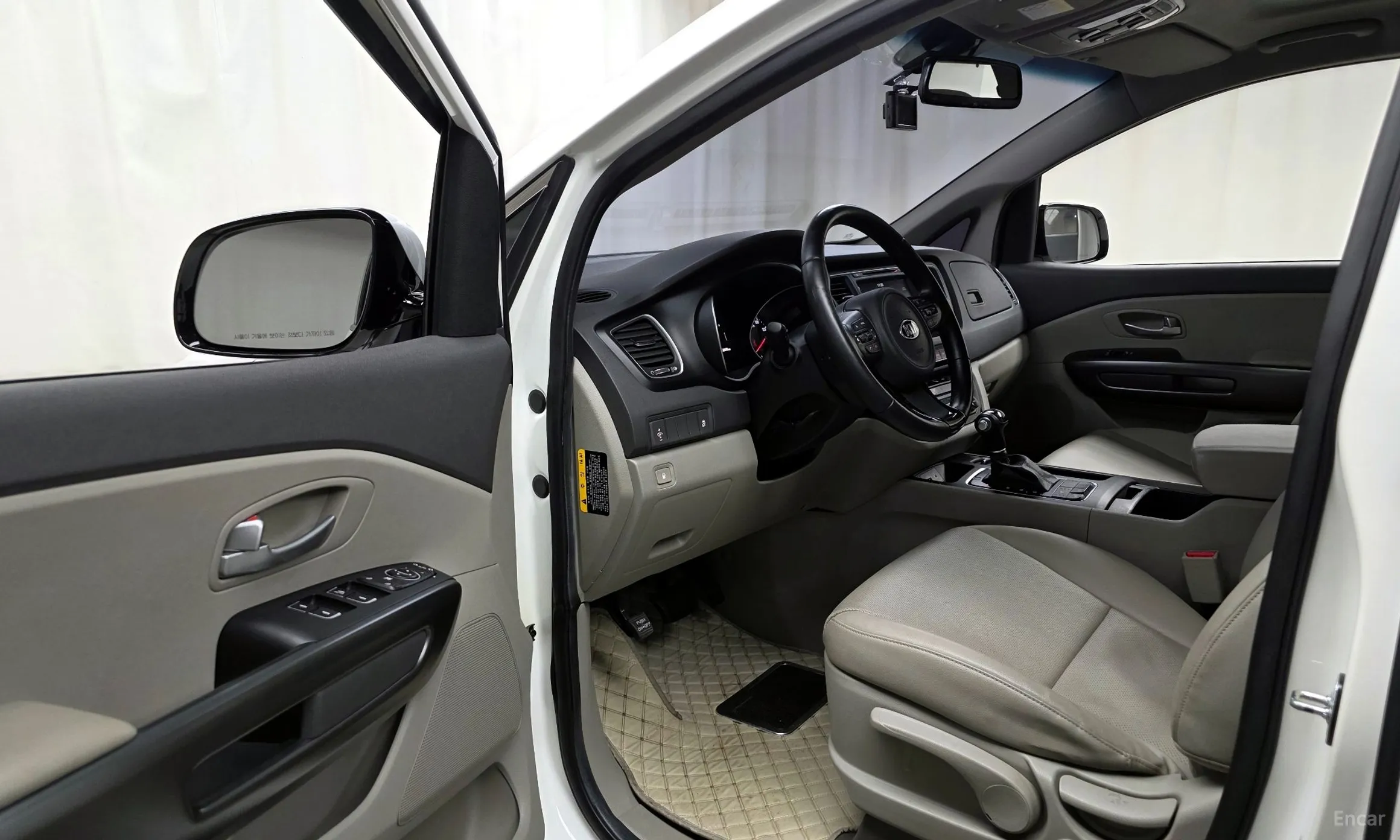 Kia Carnival превью 10
