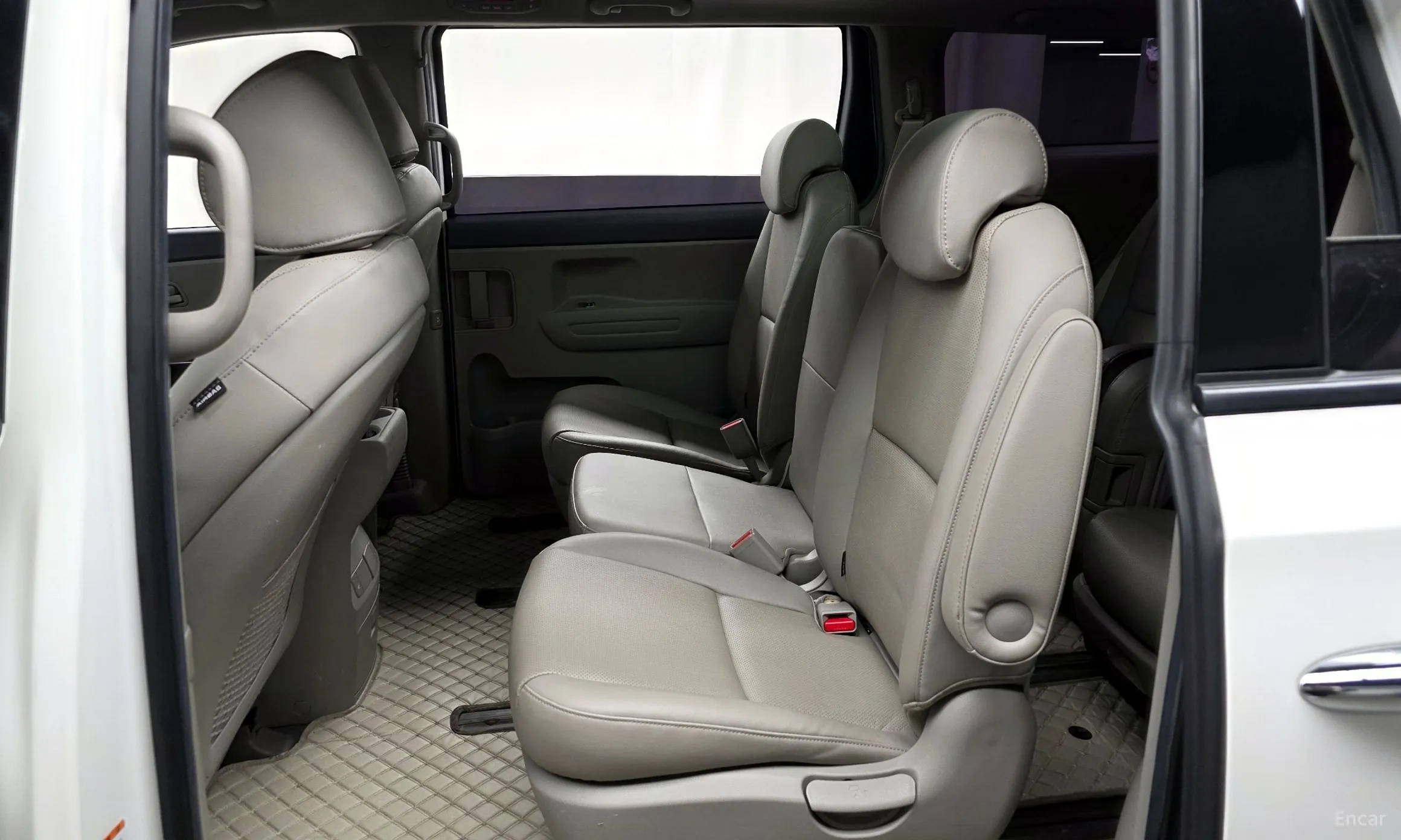 Kia Carnival превью 14