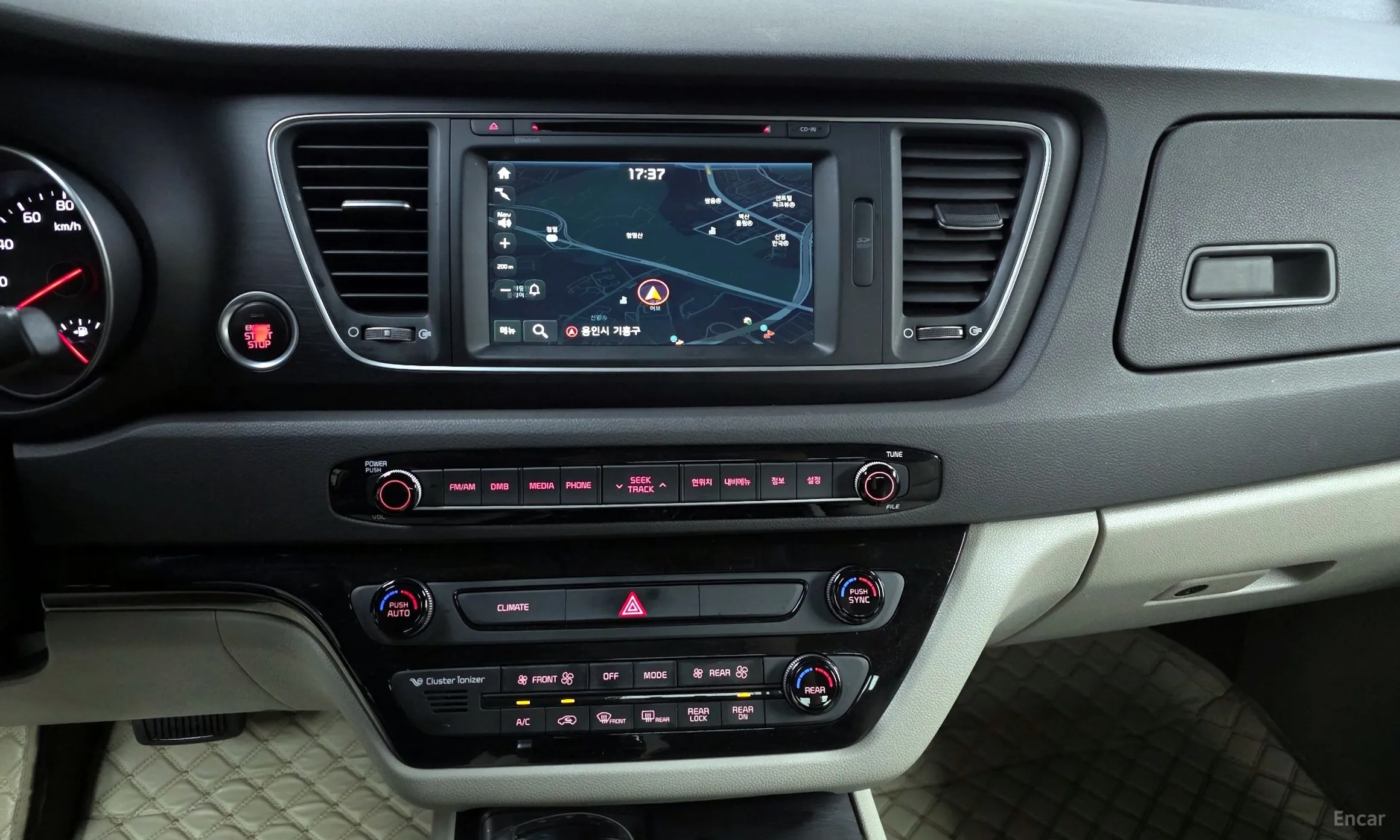 Kia Carnival превью 15
