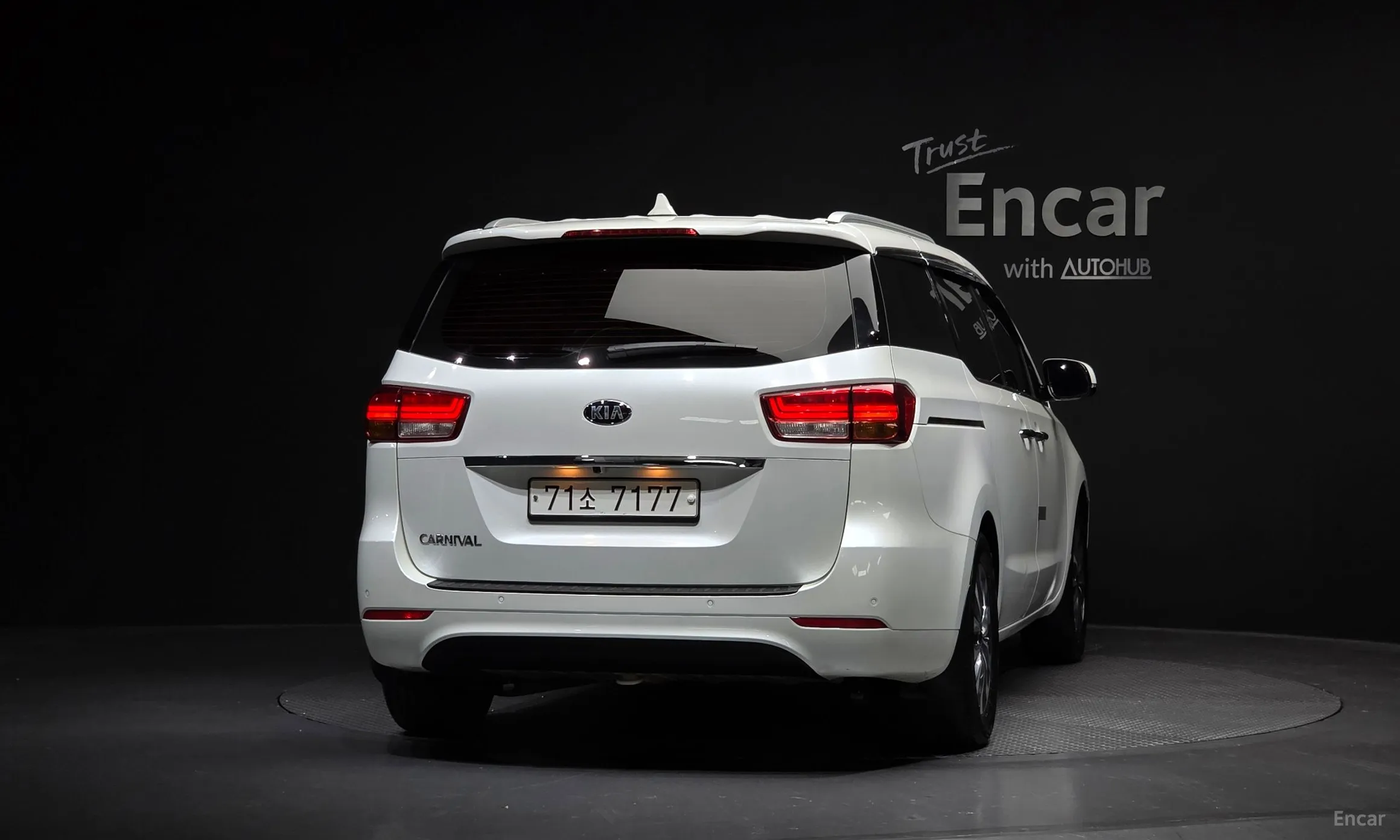 Kia Carnival превью 4